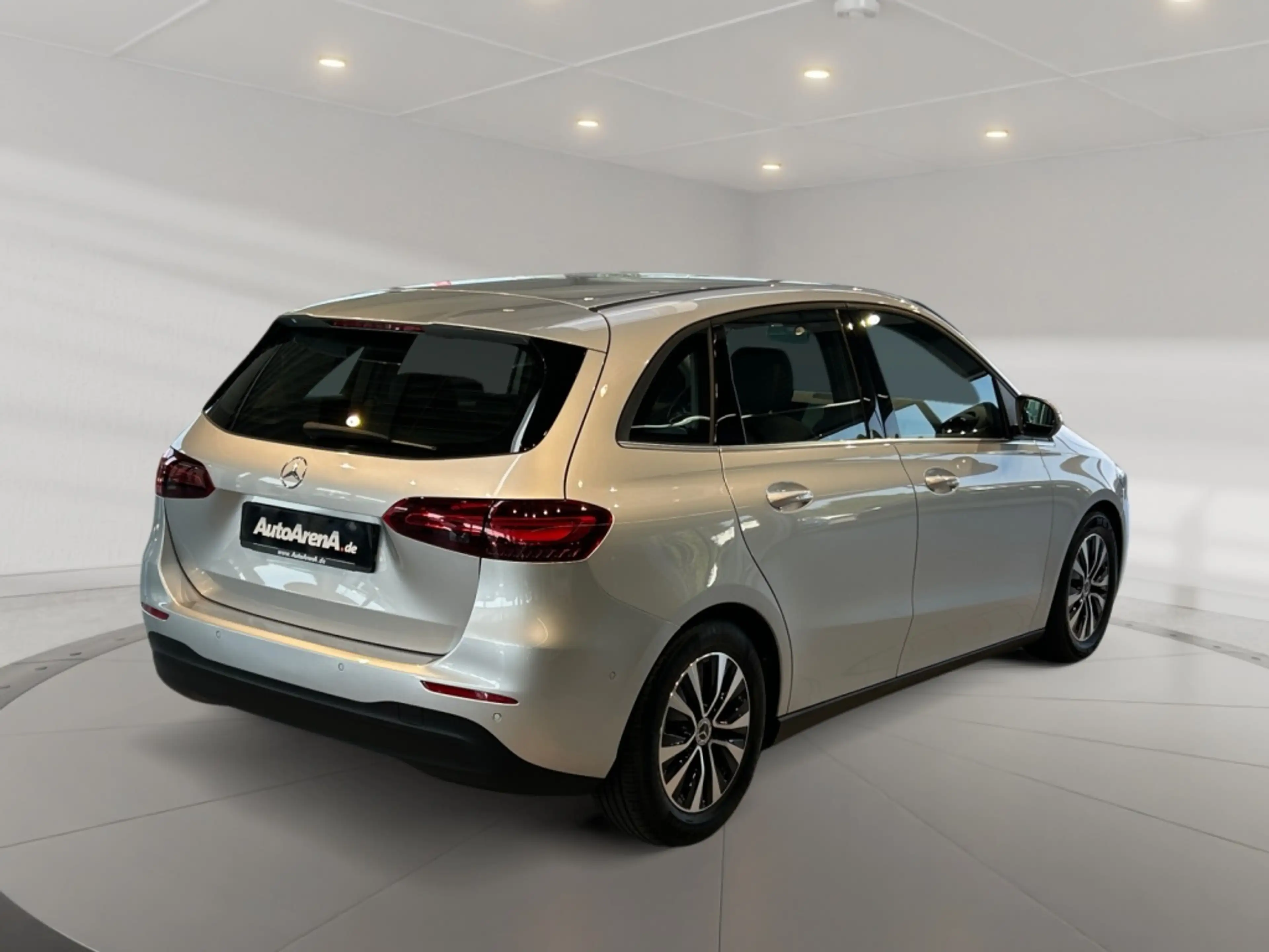 Mercedes-Benz B 180 d MBUX+AHK+Cam+LED+Navi+AUT+EASY-PACK+PTS — photo 4