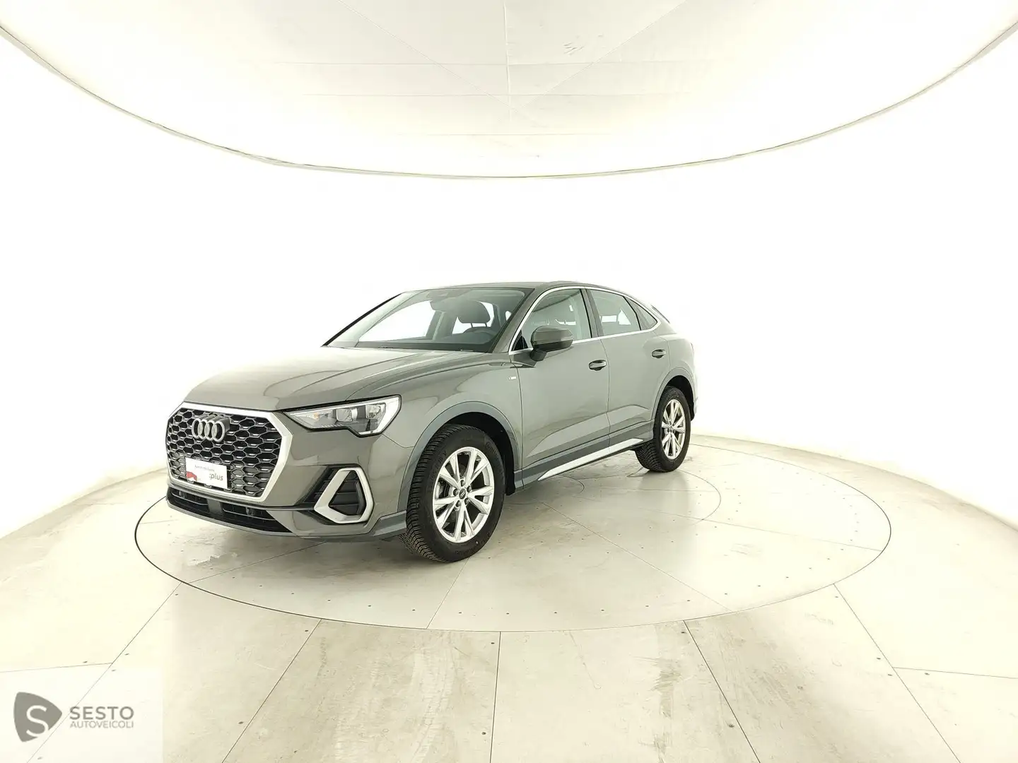 Audi Q3 2019 Sportback Sportback 35 1.5 tfsi S line editi Grigio - 1