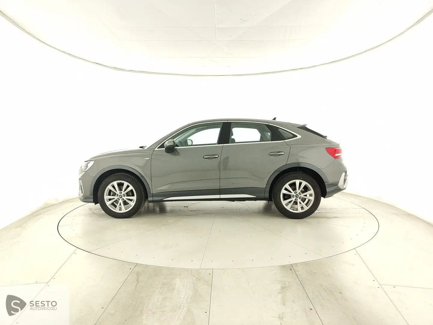 Audi Q3 2019 Sportback Sportback 35 1.5 tfsi S line editi Grigio - 2