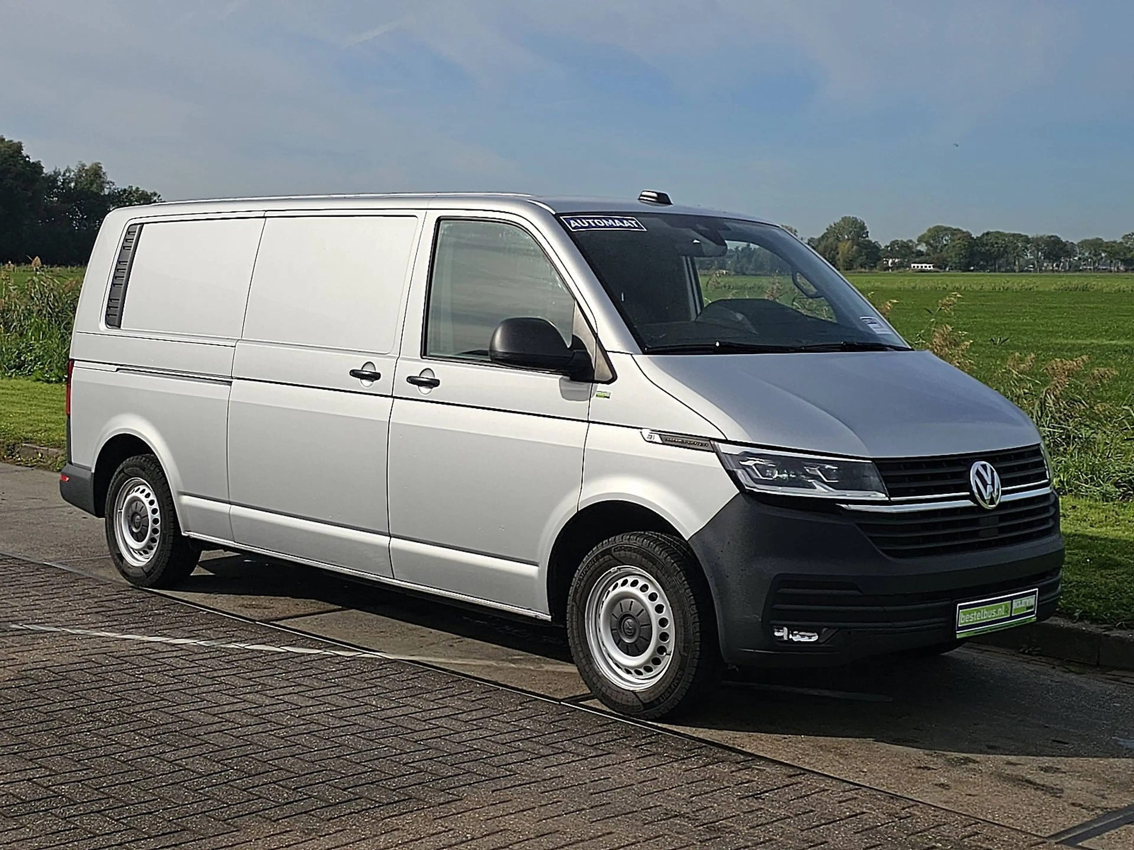 Volkswagen Transporter 2.0 TDI L2H1 LED Navi Autom. — photo 5