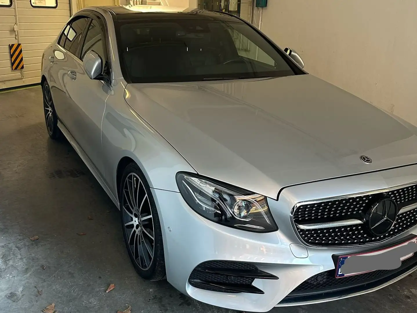 Mercedes-Benz E 220 E 220 d Business Solution AMG (EU6d-TEMP Argent - 1