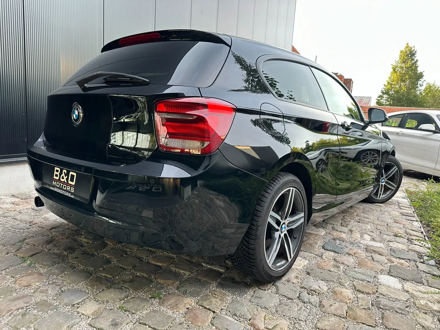 BMW 114 114i Sport Line ,NAVI/ M-STU+POOK/ 17"Alu,GARANTIE - 2