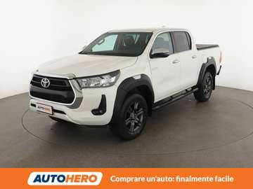 2.4 D-4D Double Cab Lounge 4x4