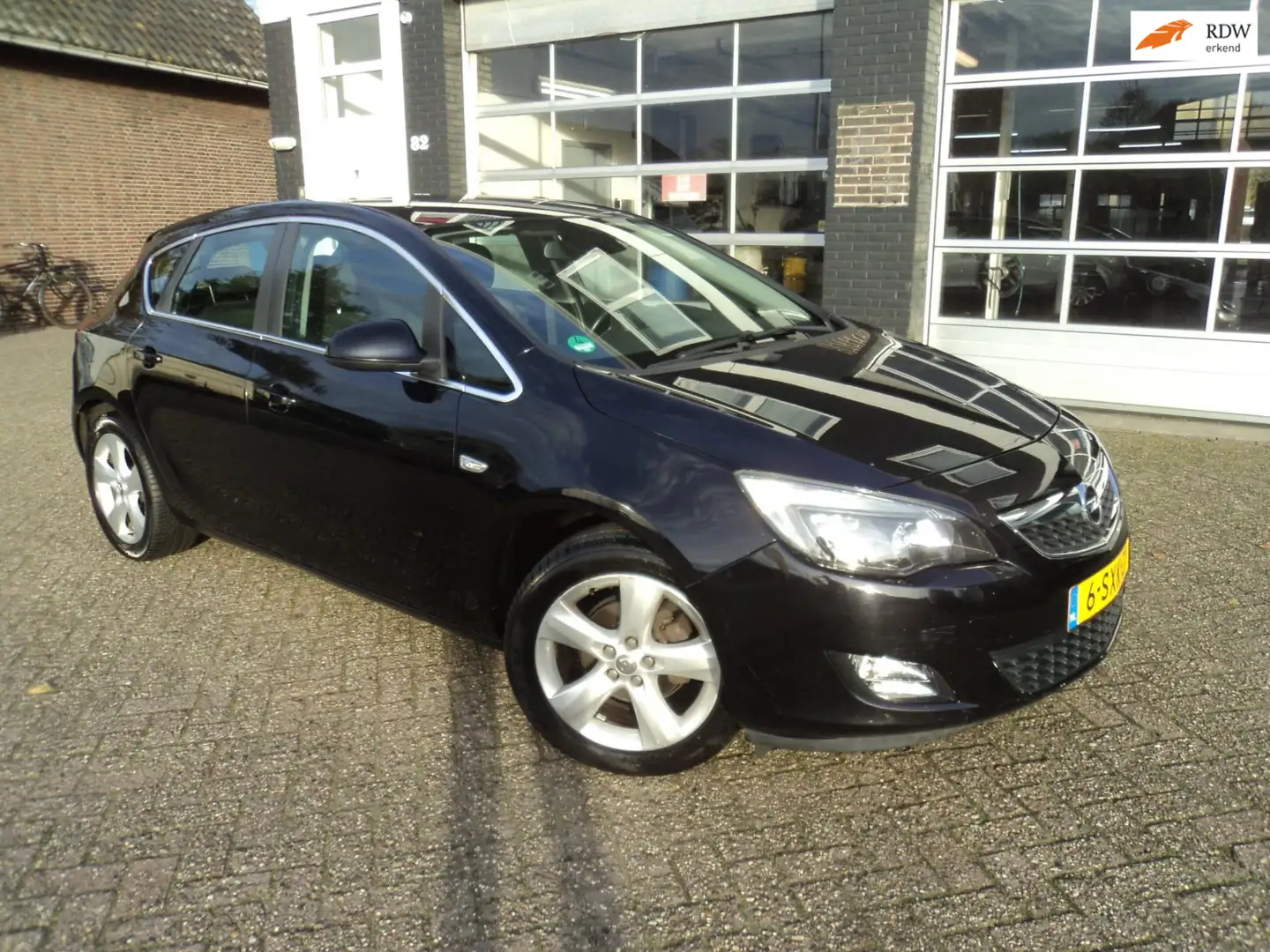 Opel Astra 1.4 Turbo Sport Airco Cruise Trekhaak Zwart - 1