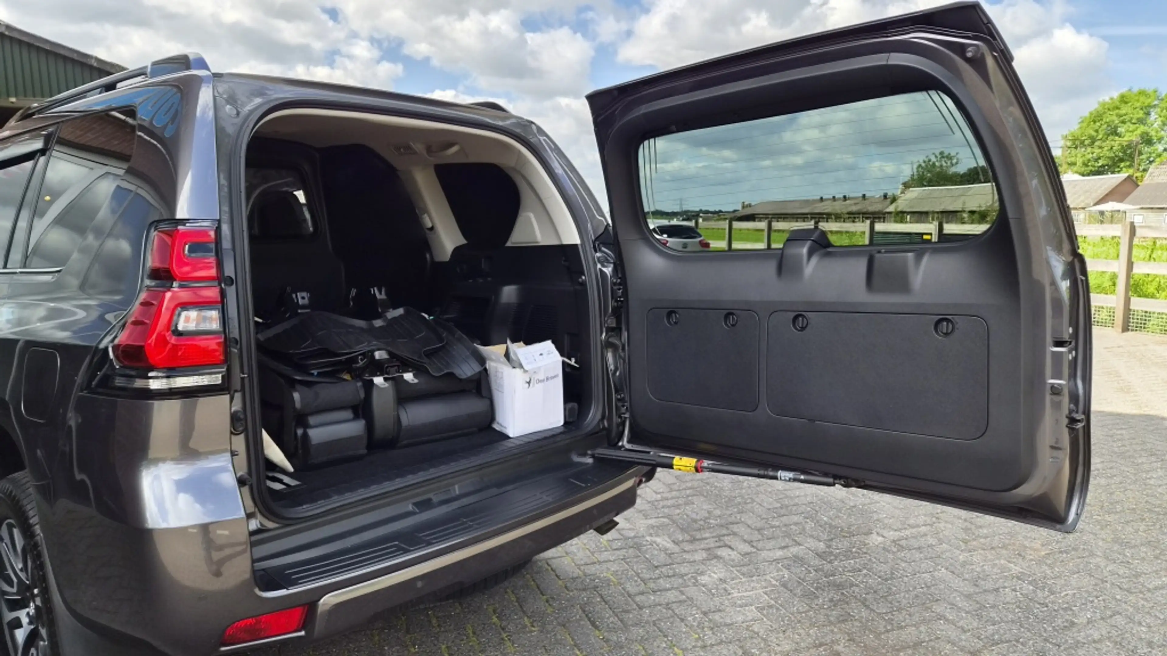 Toyota Land Cruiser 2.8 D-4D Professional Van, Off-Road Pakket, Leder, — photo 6