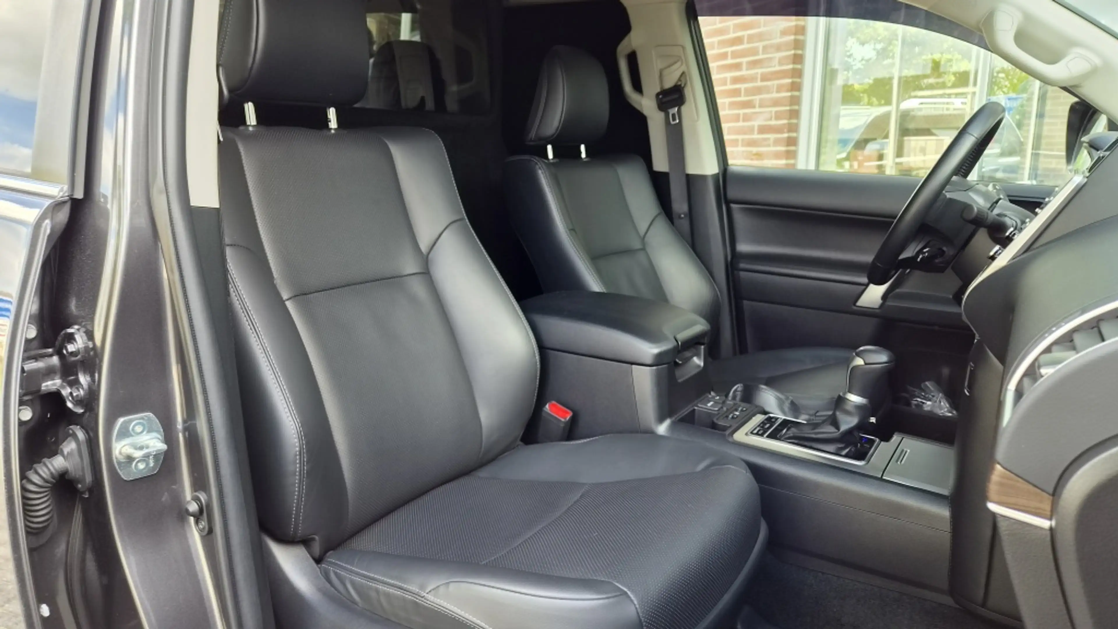 Toyota Land Cruiser 2.8 D-4D Professional Van, Off-Road Pakket, Leder, — photo 4