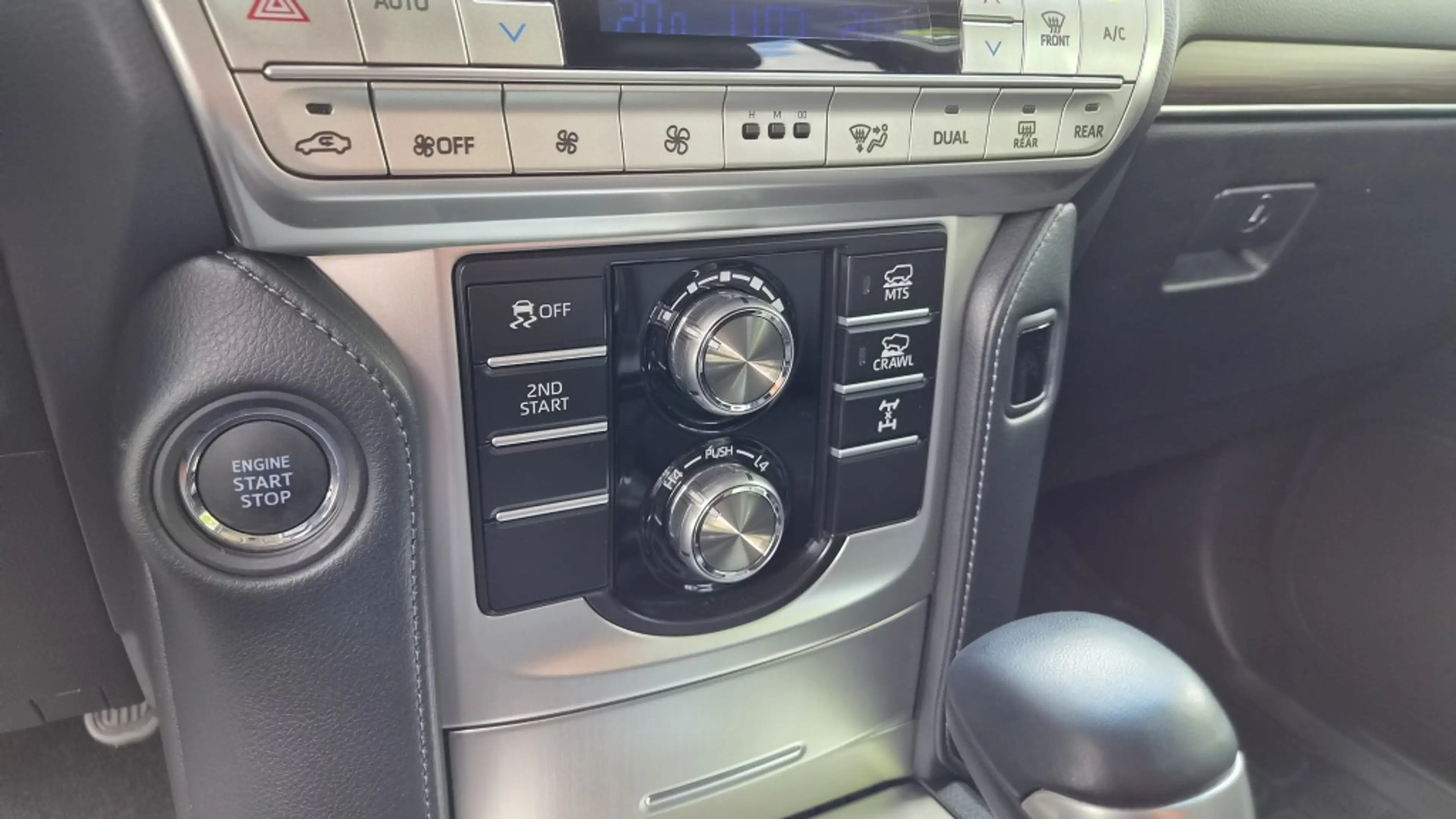 Toyota Land Cruiser 2.8 D-4D Professional Van, Off-Road Pakket, Leder, — photo 17