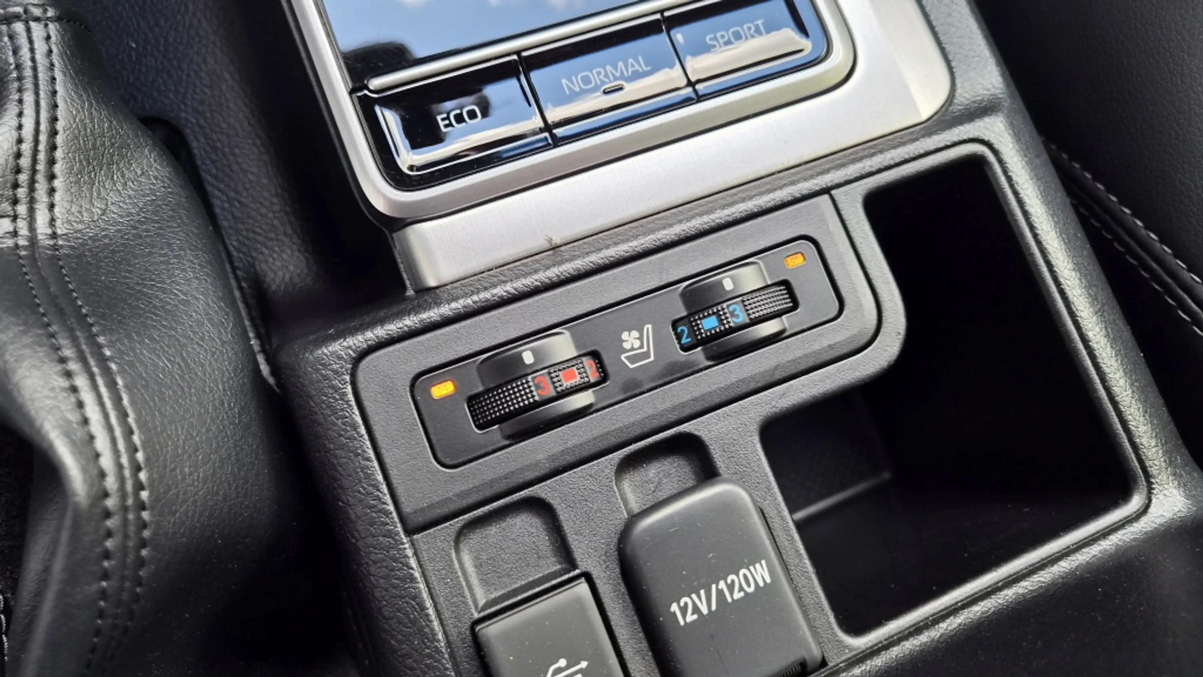 Toyota Land Cruiser 2.8 D-4D Professional Van, Off-Road Pakket, Leder, — photo 10