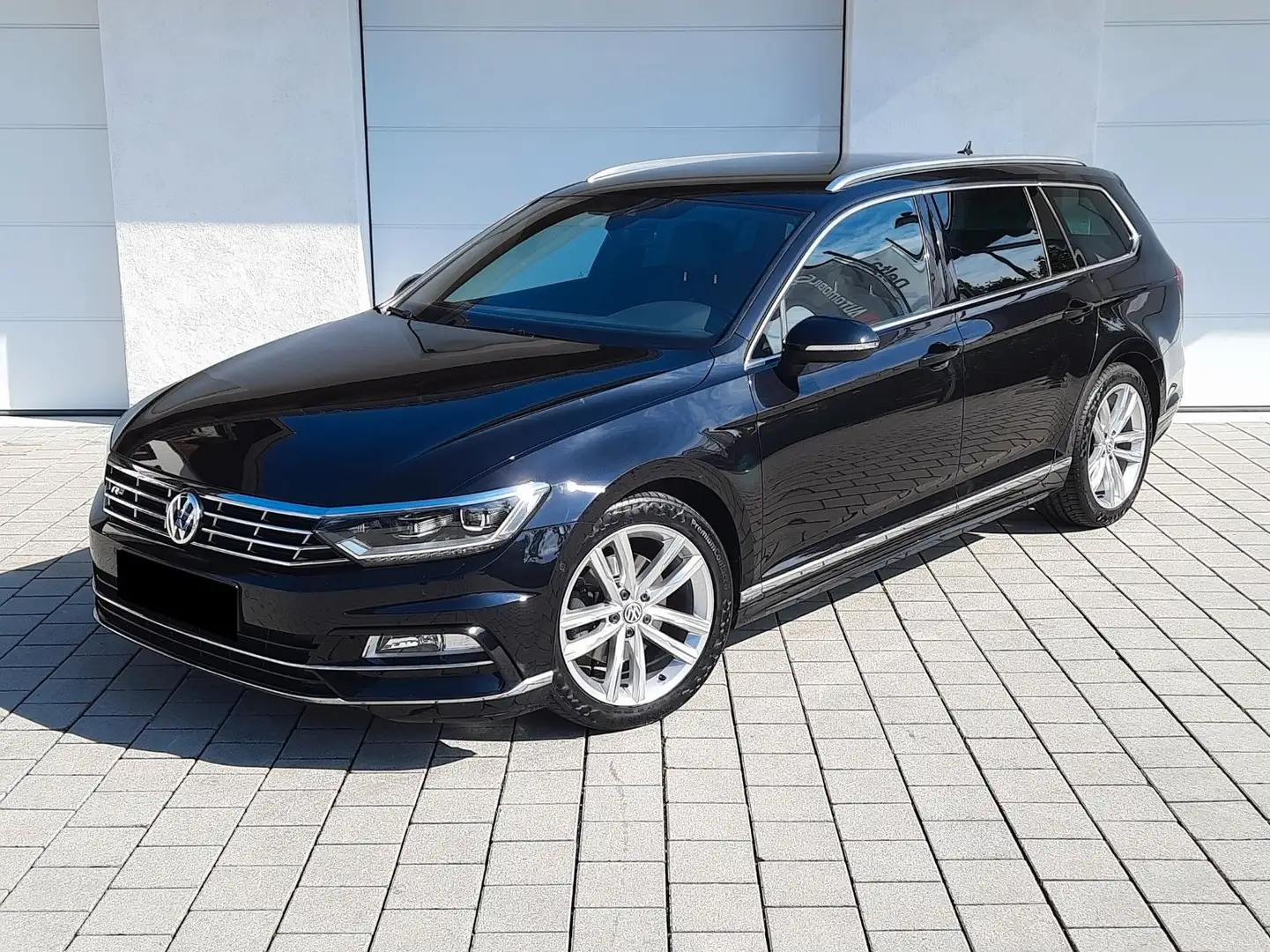 Volkswagen Passat Variant Passat V./3xR-Line Sport/LED/Kam/AhK/18"/Eu6 Noir - 2