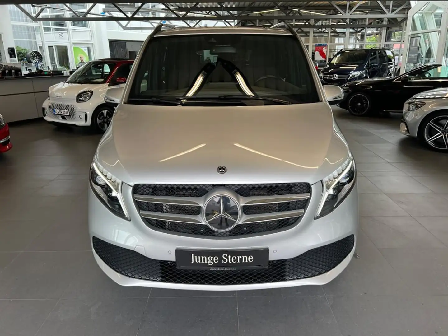 Mercedes-Benz V 300 d 4M 9G Edition Komp Burm MBUX DAB Stdhzg Zilver - 2
