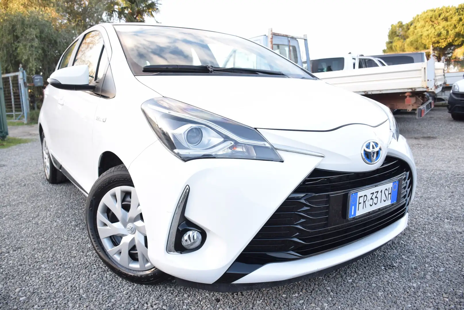 Toyota Yaris HYBRID 1.5 AUTOM 5P ADAS BT CAM BIZONA IVA OK NEOP Bianco - 2