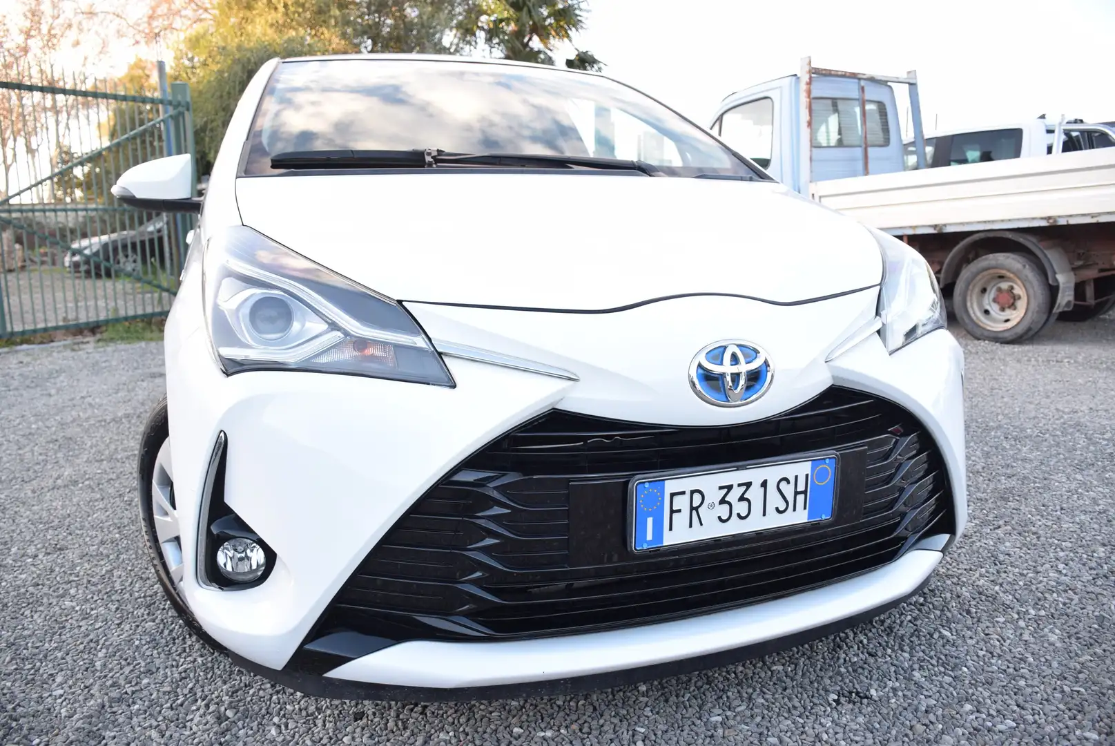 Toyota Yaris HYBRID 1.5 AUTOM 5P ADAS BT CAM BIZONA IVA OK NEOP Bianco - 1