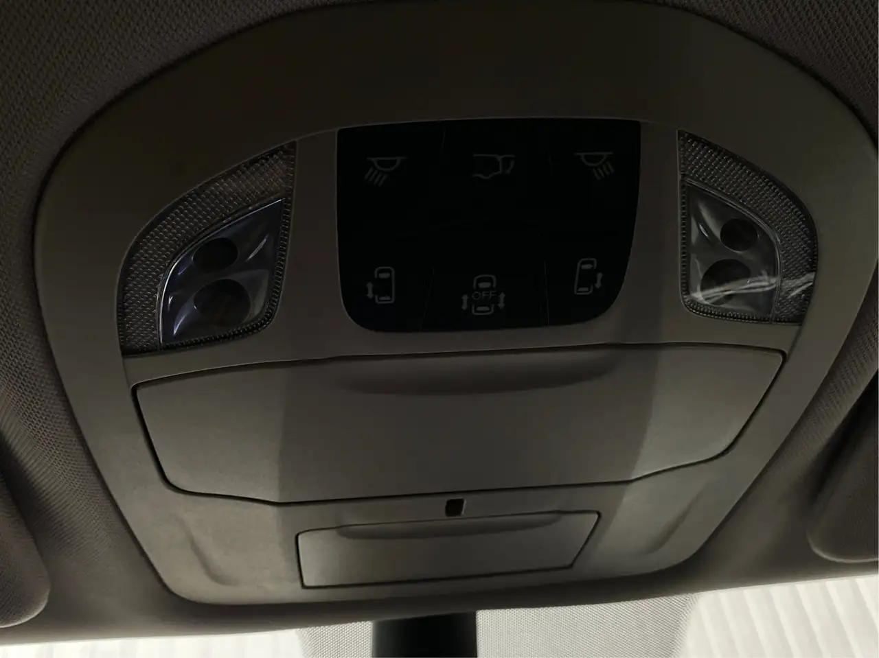 Chrysler Grand Caravan снимка Chrysler Grand Caravan