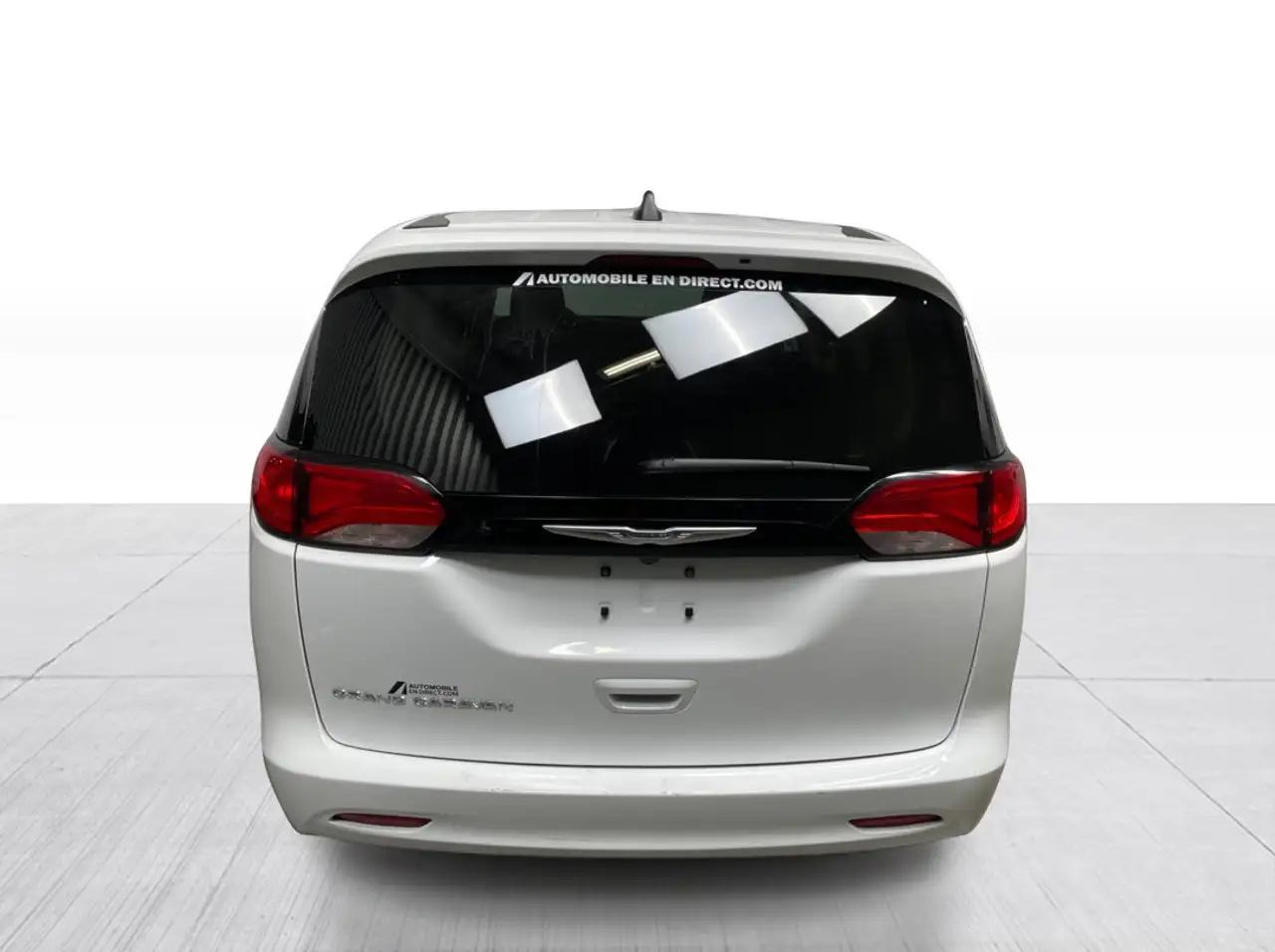 Chrysler Grand Caravan снимка Chrysler Grand Caravan