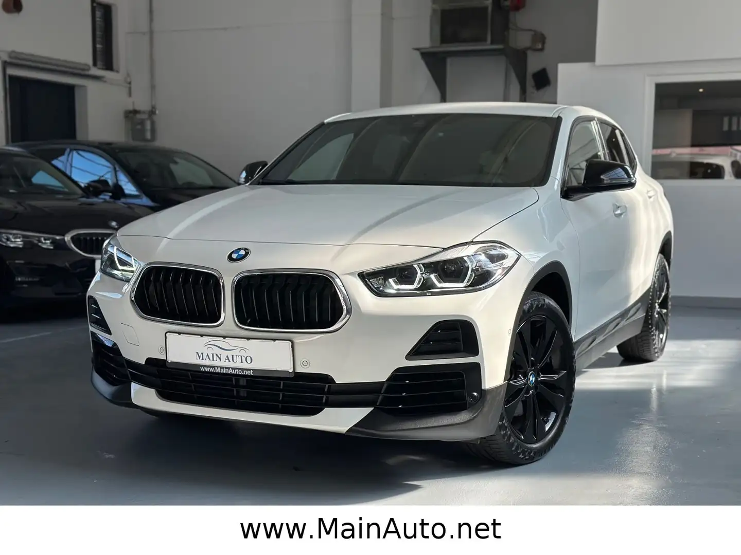 BMW X2 sDrive 18i Aut/SportSitz/CAM/AHK/CarPlay/HiFi Weiß - 2