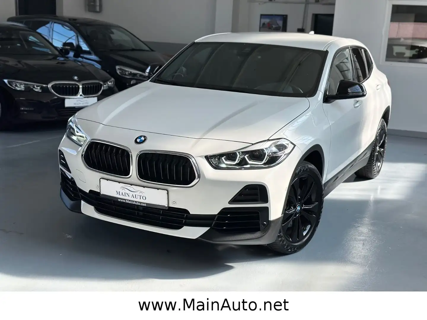 BMW X2 sDrive 18i Aut/SportSitz/CAM/AHK/CarPlay/HiFi Weiß - 1