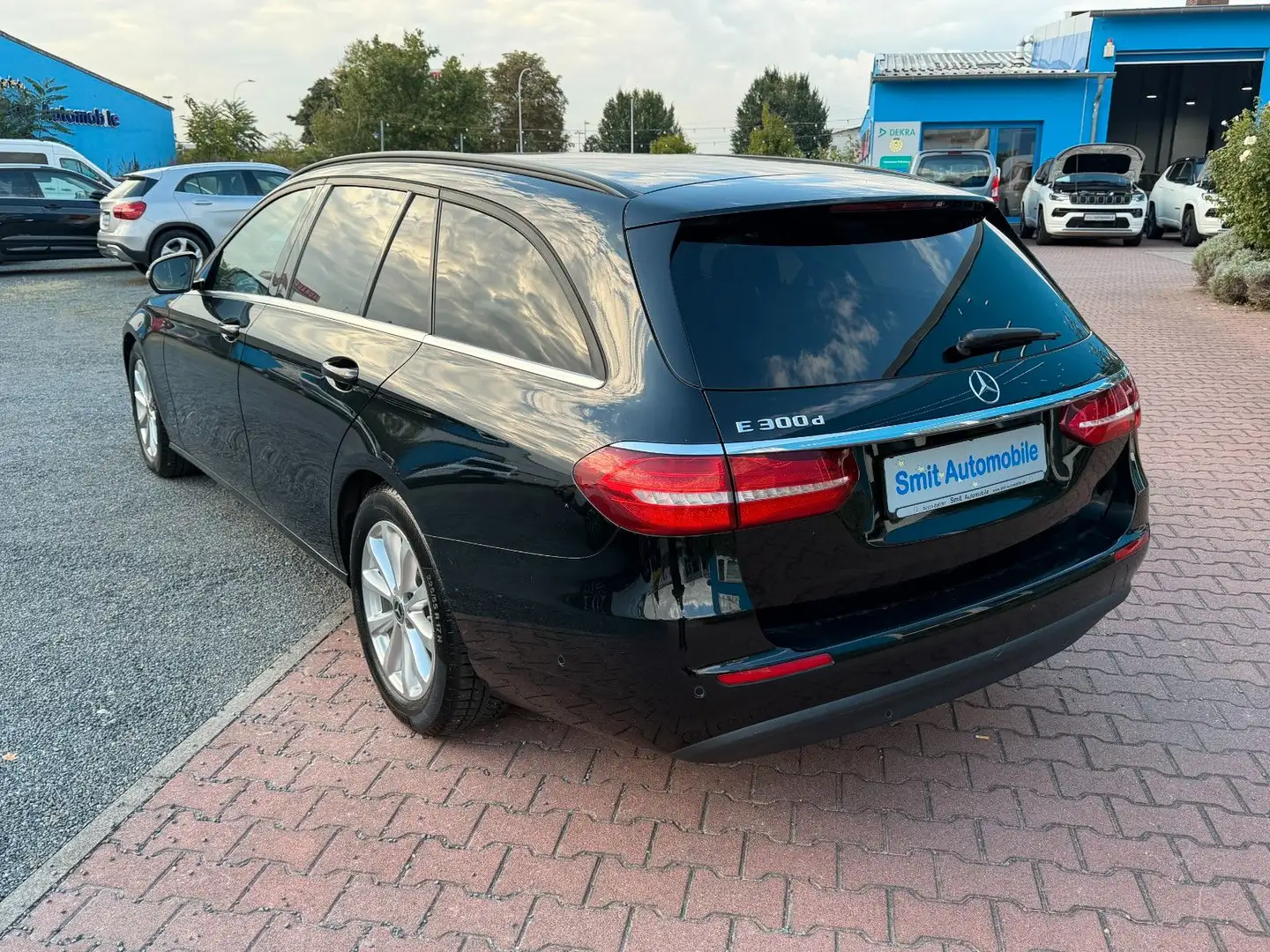 Mercedes-Benz E 300 d T-Modell 9G-Tronic Navi/Kamera/LED Schwarz - 2