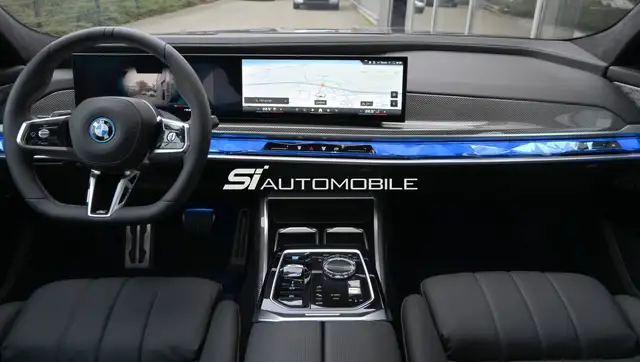 BMW i7 view 11