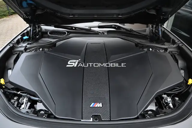 BMW i7 view 9