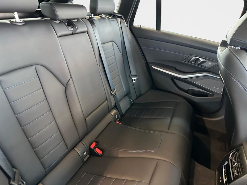 BMW 330 M Sport — photo 15