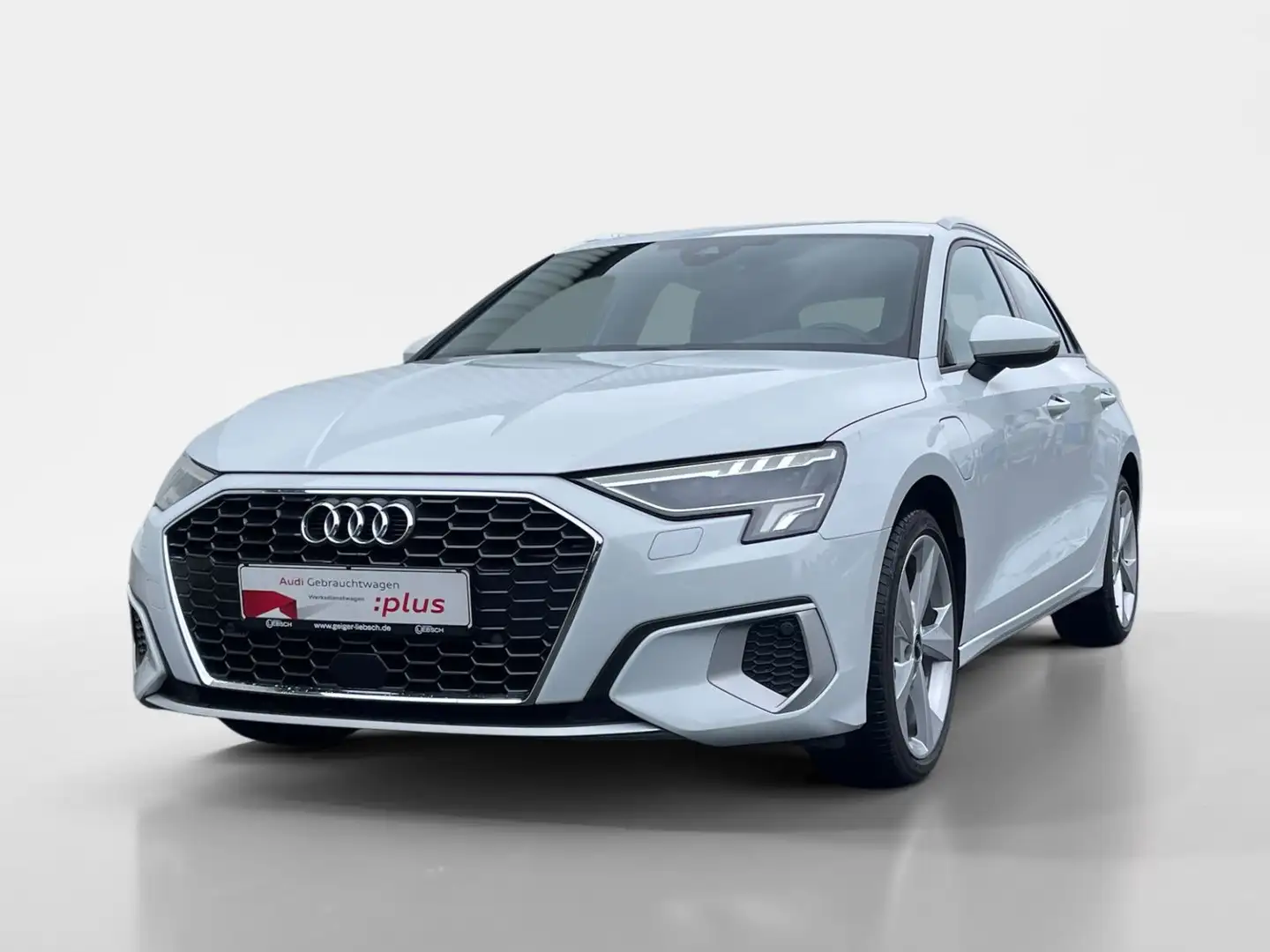 Audi A3 40 TFSe S-Line+AHK+LED+VC Wit - 2