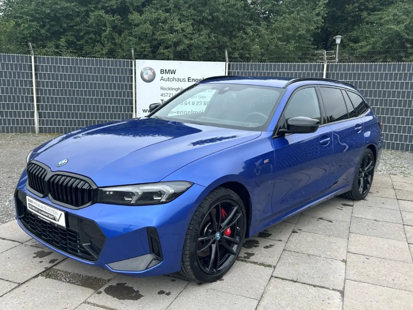 BMW 330 e xDrive Touring M Sport Pro Head-Up eSitze Blau - 1