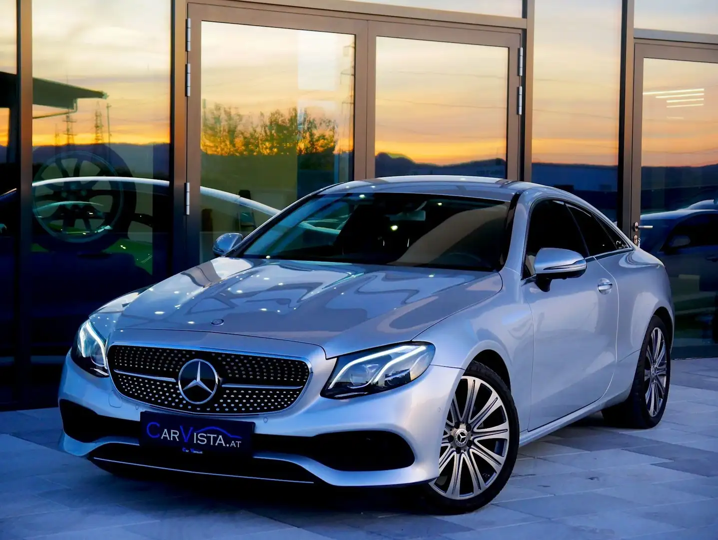 Mercedes-Benz E 200 Aut. *Burmester - Virtual Cockpit* Silber - 1