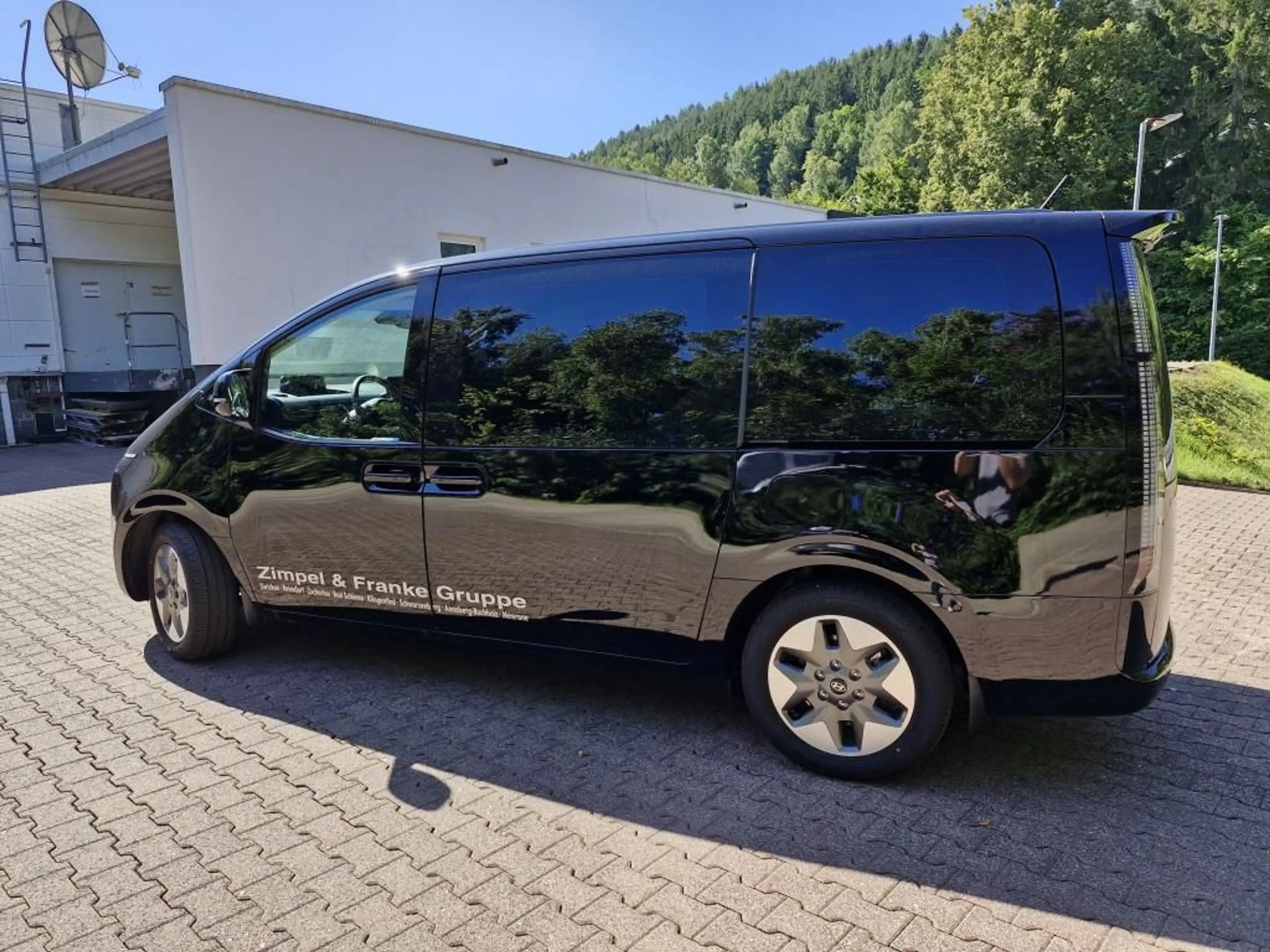 Hyundai STARIA HEV Elektrische Schiebetüren+360 Kamera — photo 6