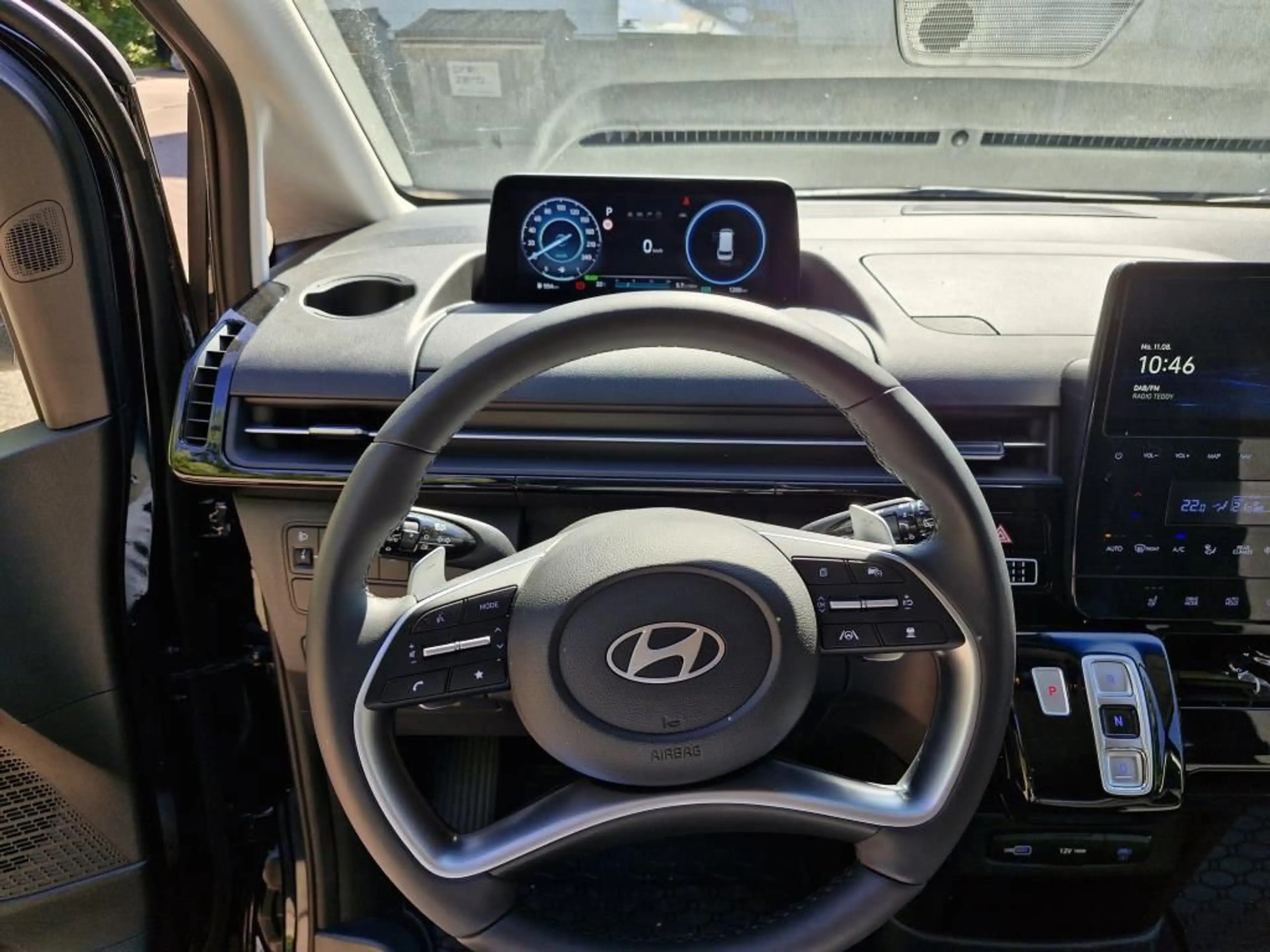 Hyundai STARIA HEV Elektrische Schiebetüren+360 Kamera — photo 11