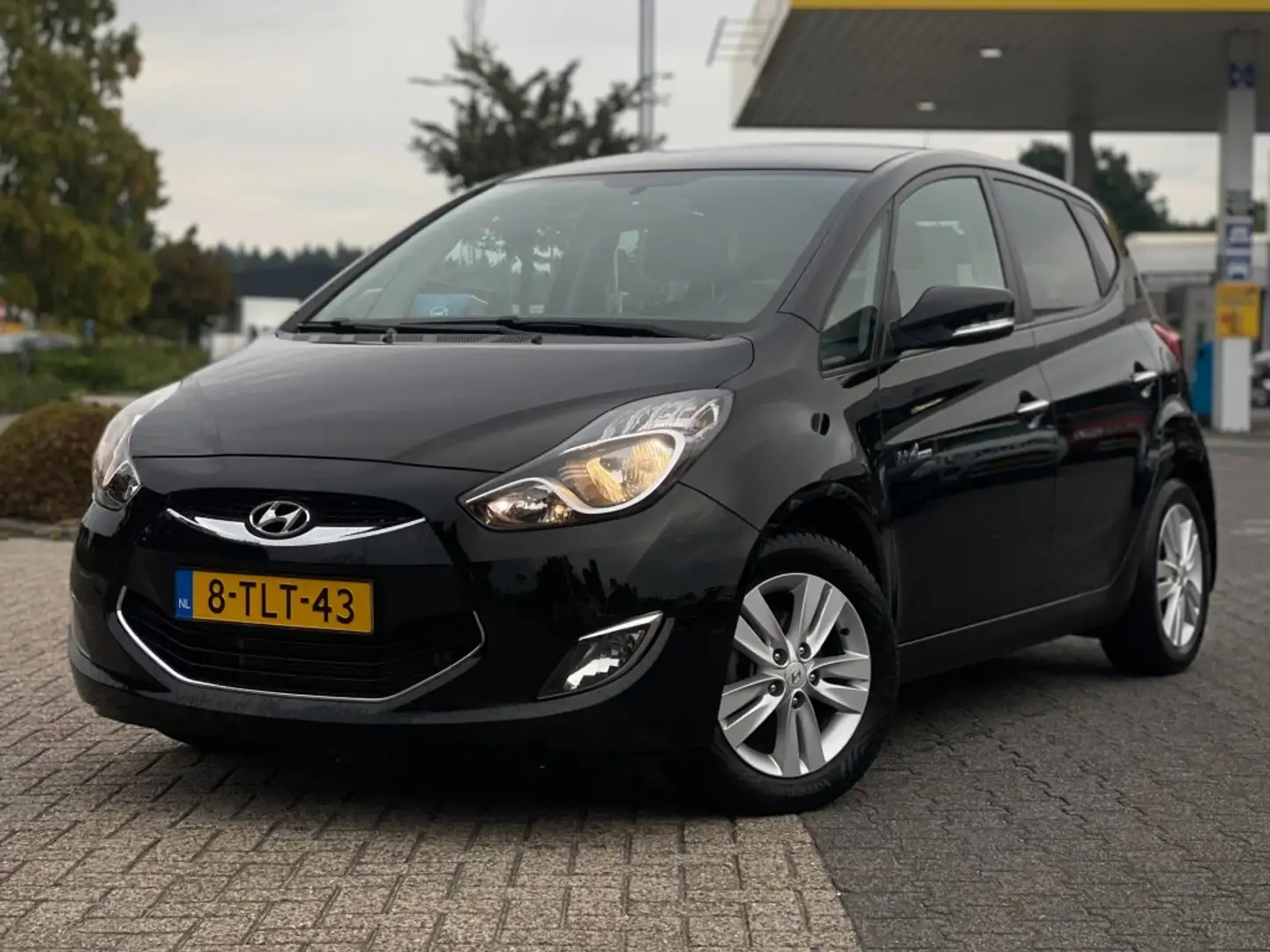 Hyundai iX20 1.6I I-LIGHT Zwart - 1