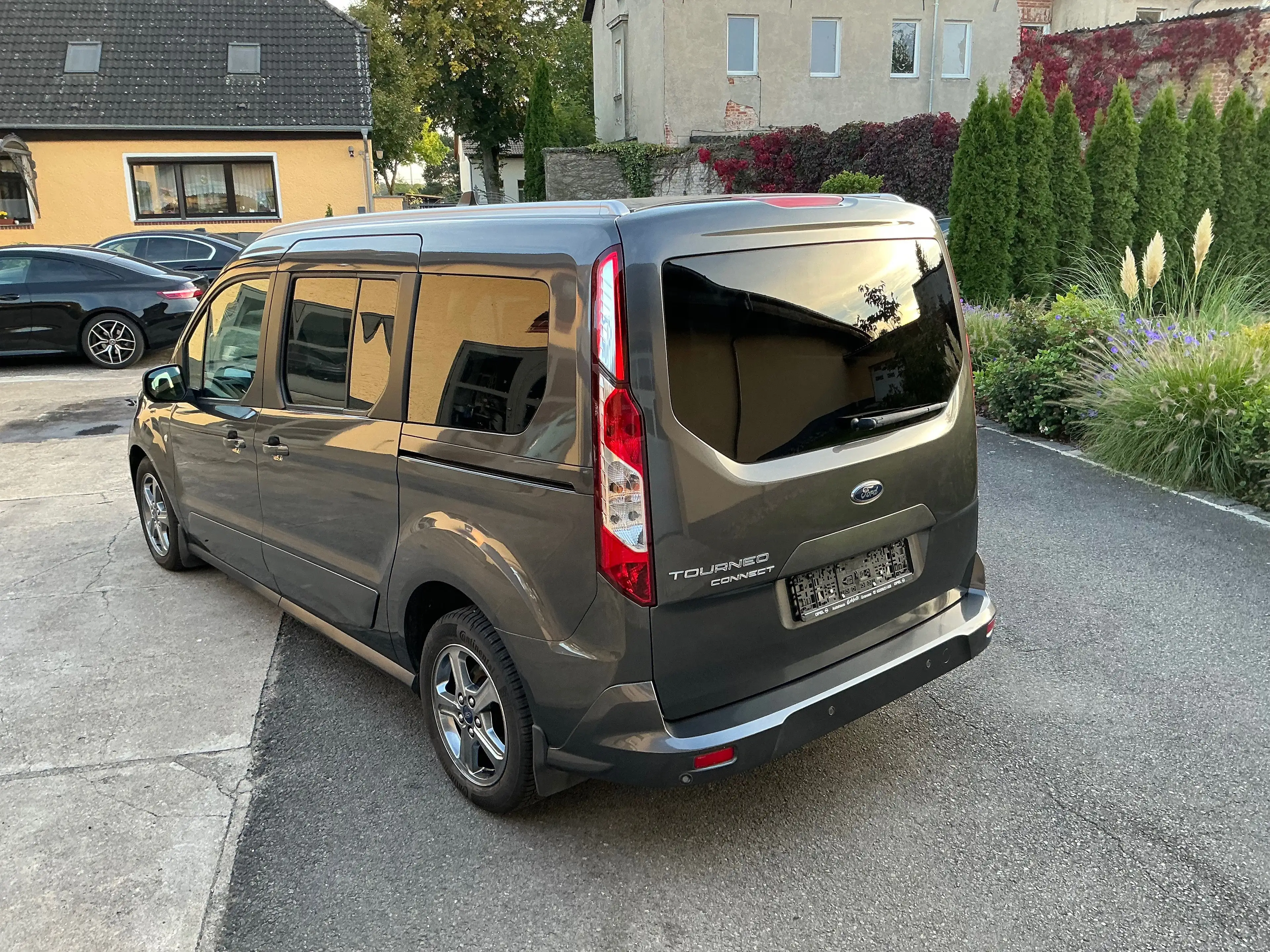 Ford Tourneo Connect Titanium — photo 7