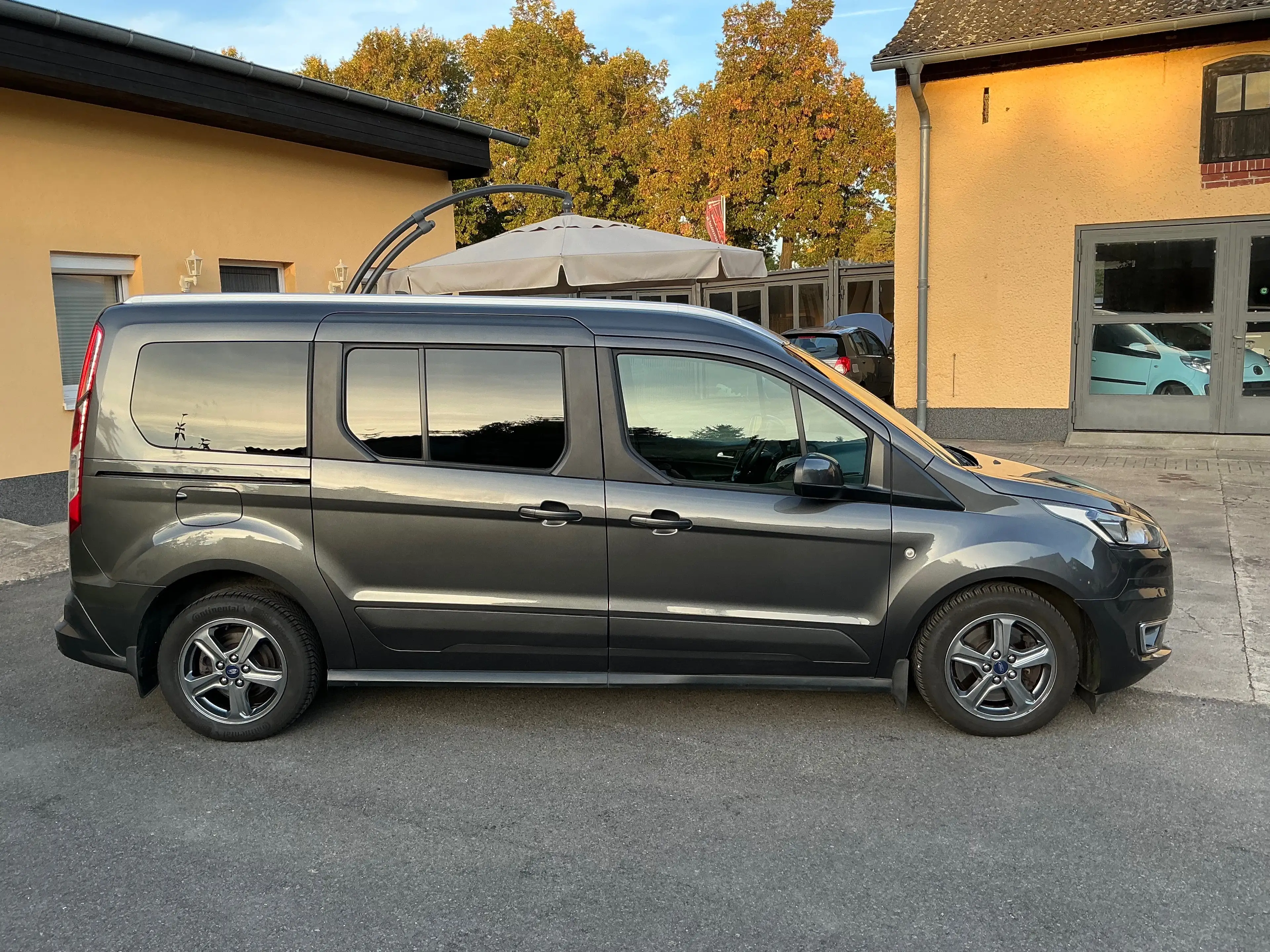 Ford Tourneo Connect Titanium — photo 4