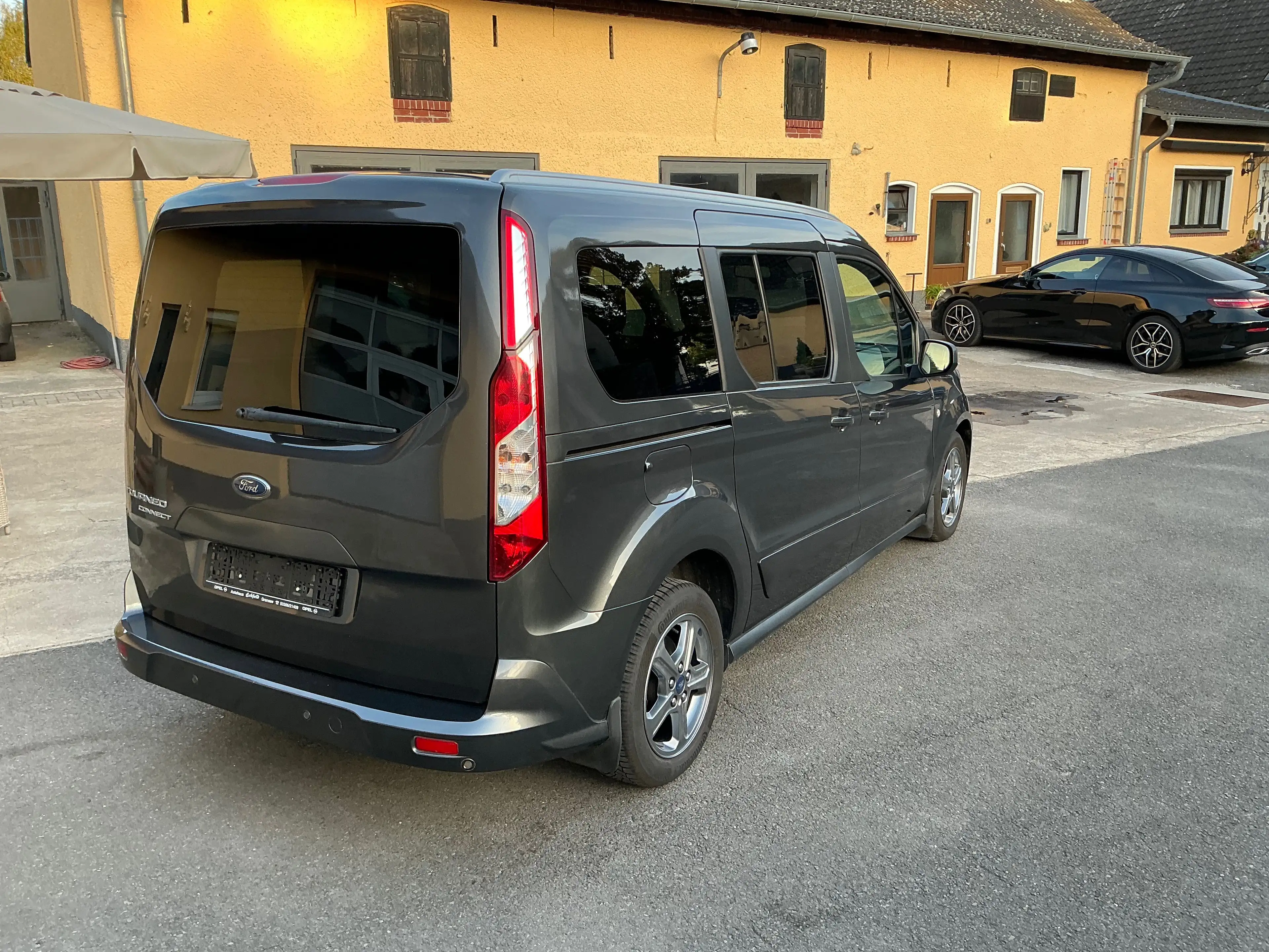 Ford Tourneo Connect Titanium — photo 5