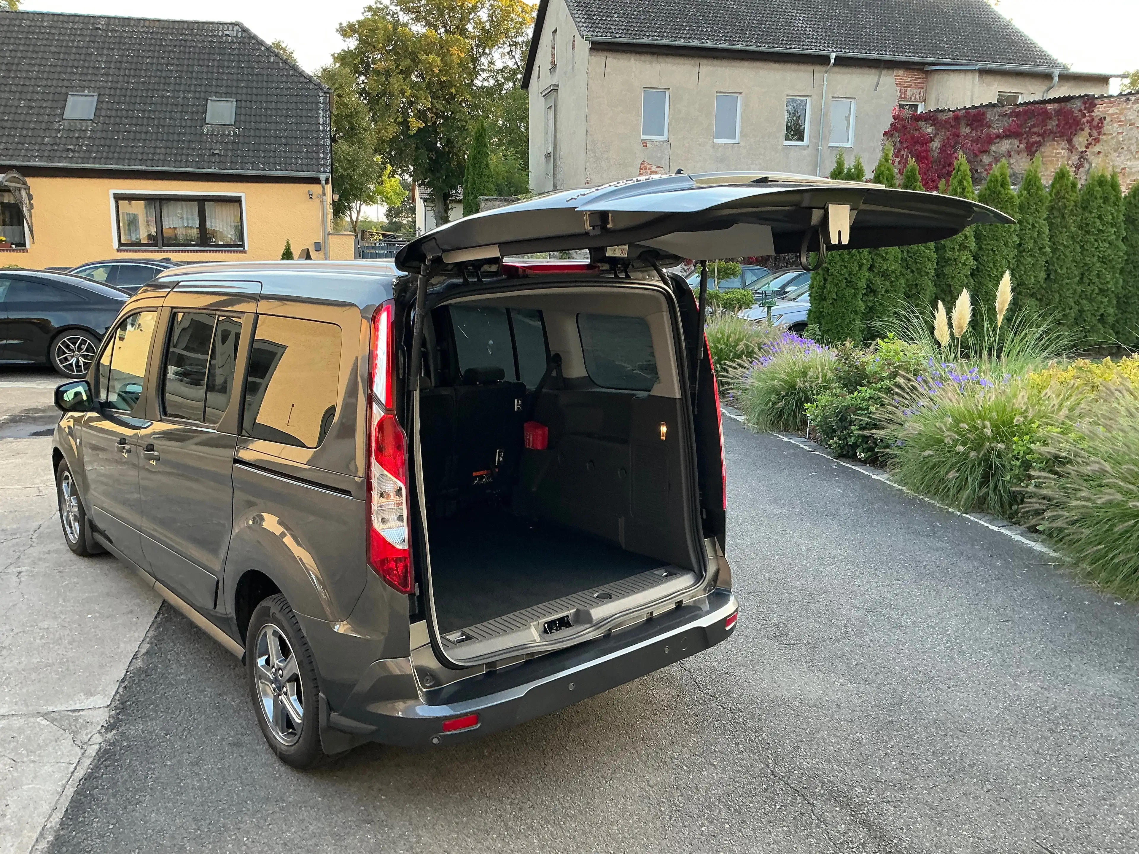Ford Tourneo Connect Titanium — photo 9