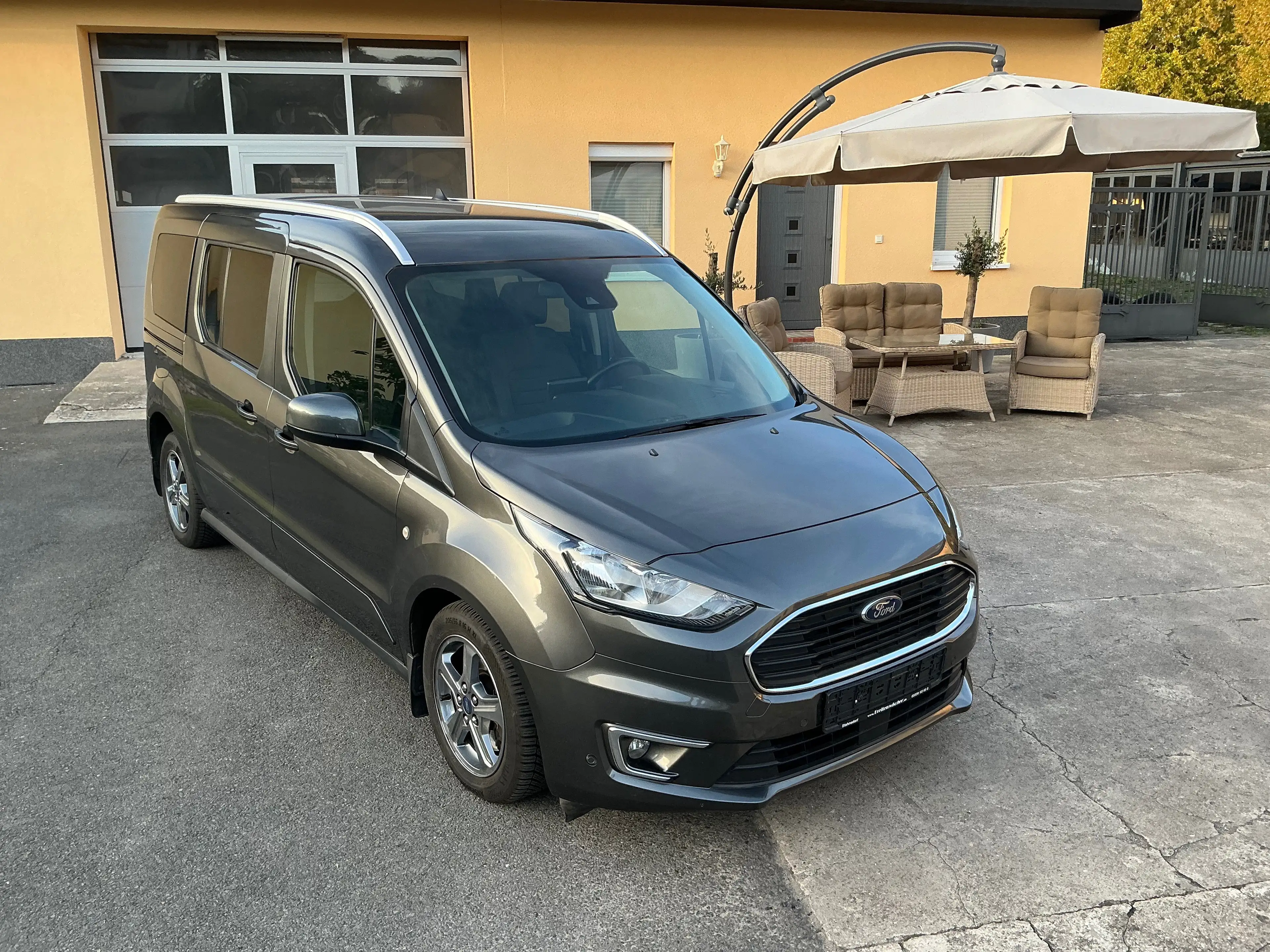 Ford Tourneo Connect Titanium — photo 3