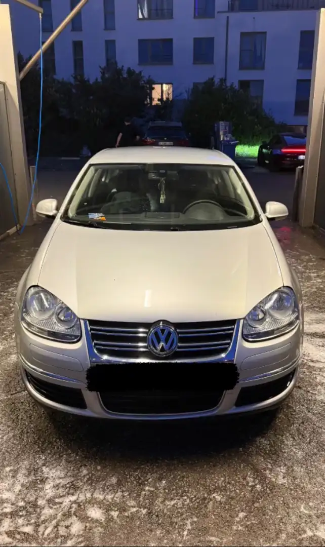 Volkswagen Jetta 1.6 CR TDi Comfortline - 1