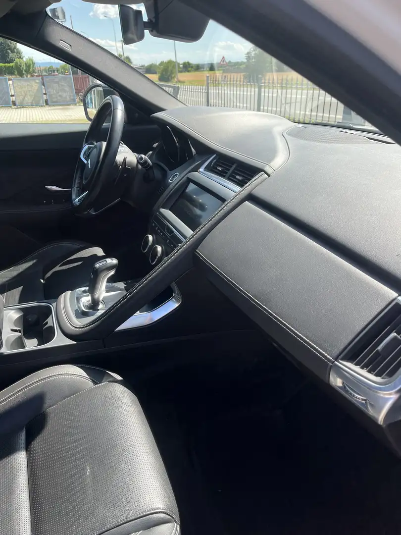 Jaguar E-Pace dinamic - 2