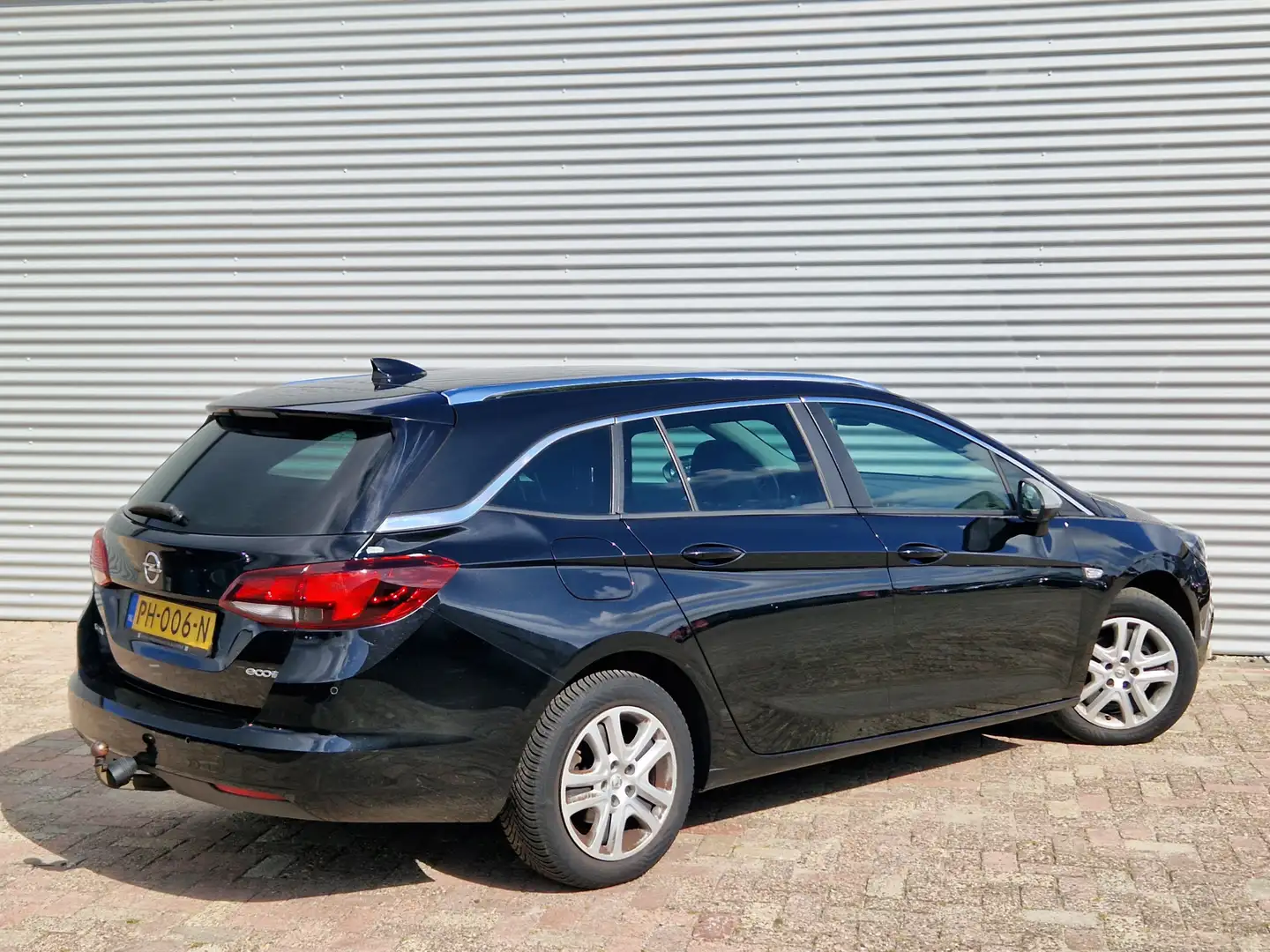 Opel Astra Sports Tourer 1.6 CDTI Online Edition | Nieuw Binn Nero - 2