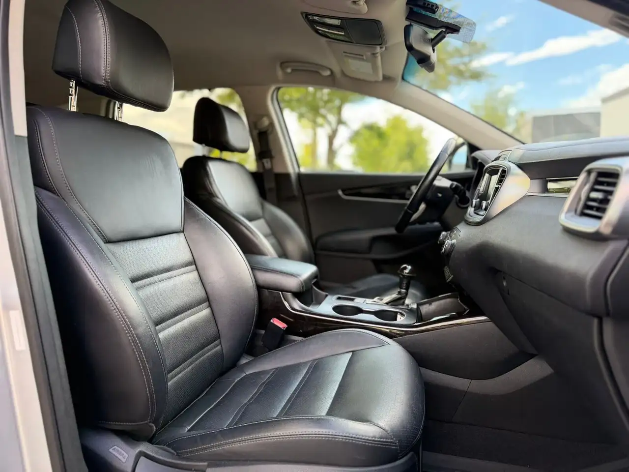 Kia Sorento photo Kia Sorento