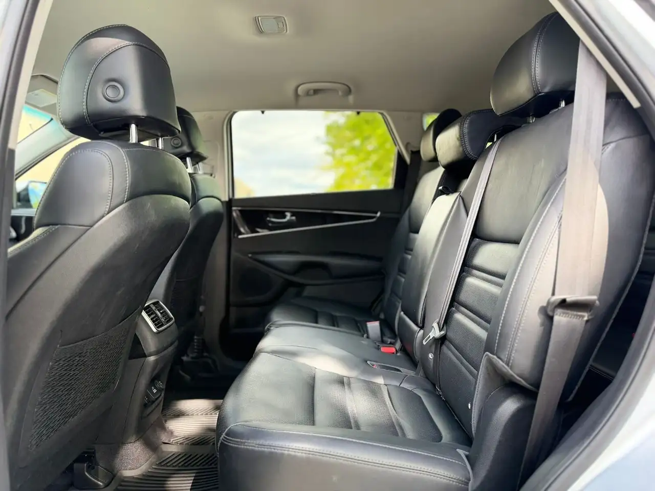Kia Sorento photo Kia Sorento