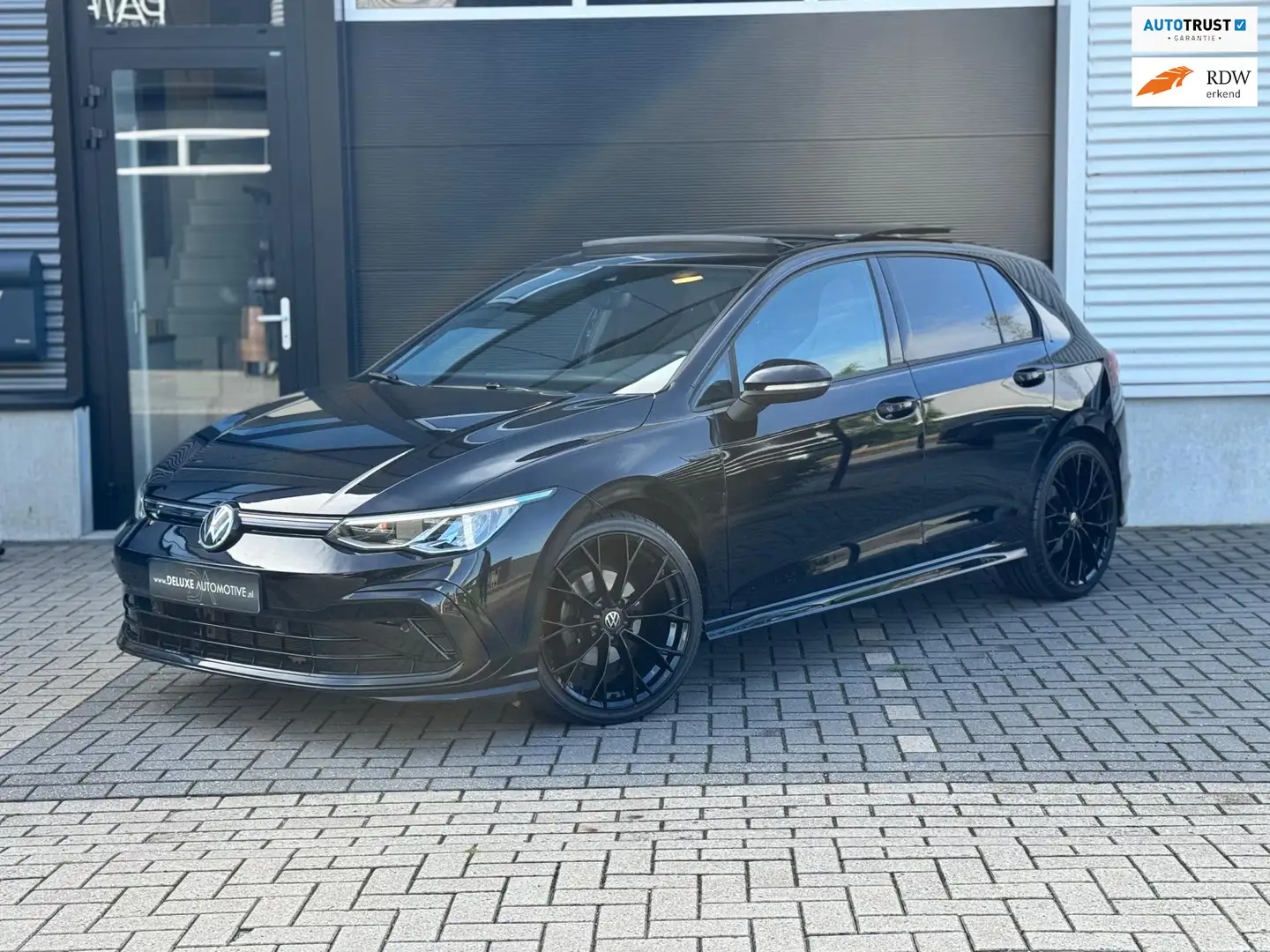 Volkswagen Golf 1.5 eTSI 3x R-Line Panoramadak Black Edition Noir - 1