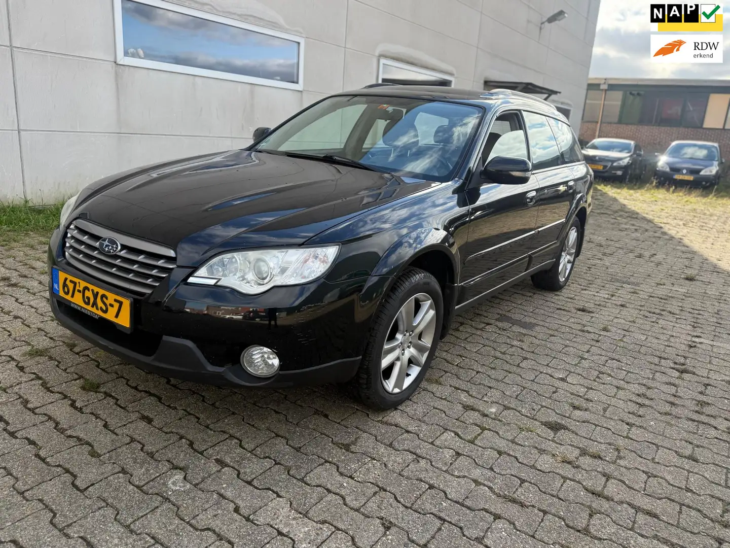 Subaru OUTBACK 2.5i Comfort Edition Zwart - 1