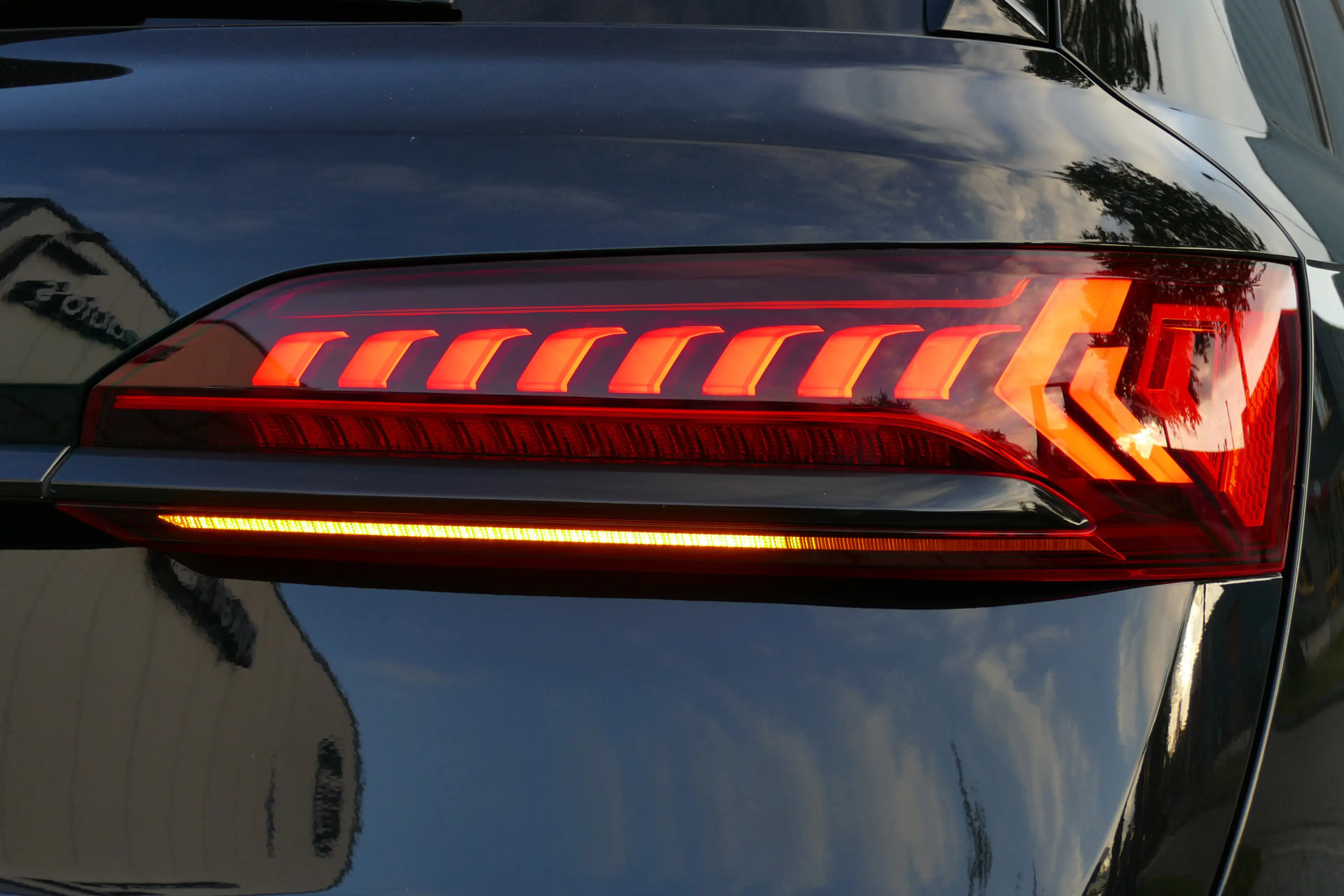 Audi Q7 55 TFSI e quattro Pro Line S-Line. Panodak, Luchtv — photo 39