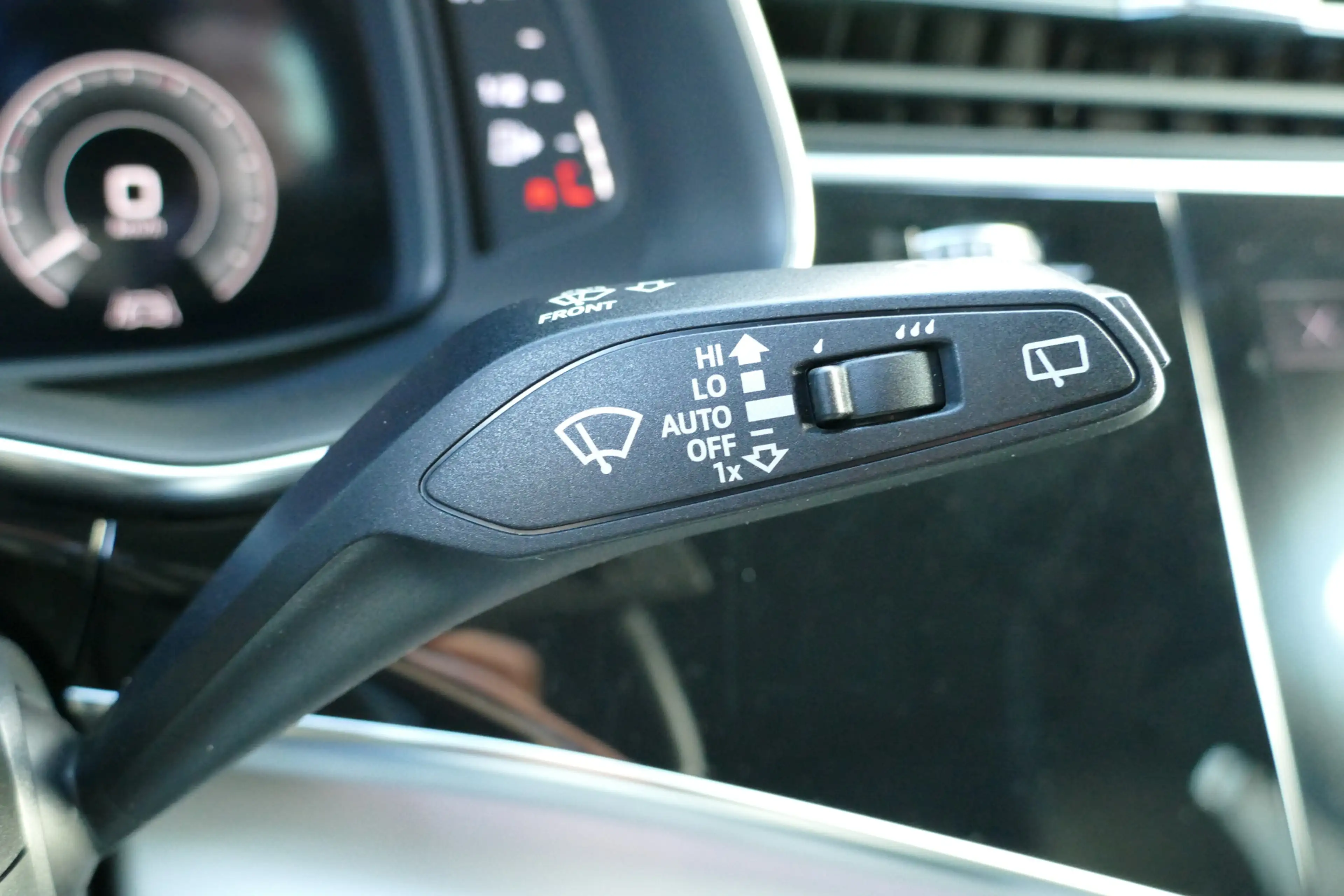 Audi Q7 55 TFSI e quattro Pro Line S-Line. Panodak, Luchtv — photo 43
