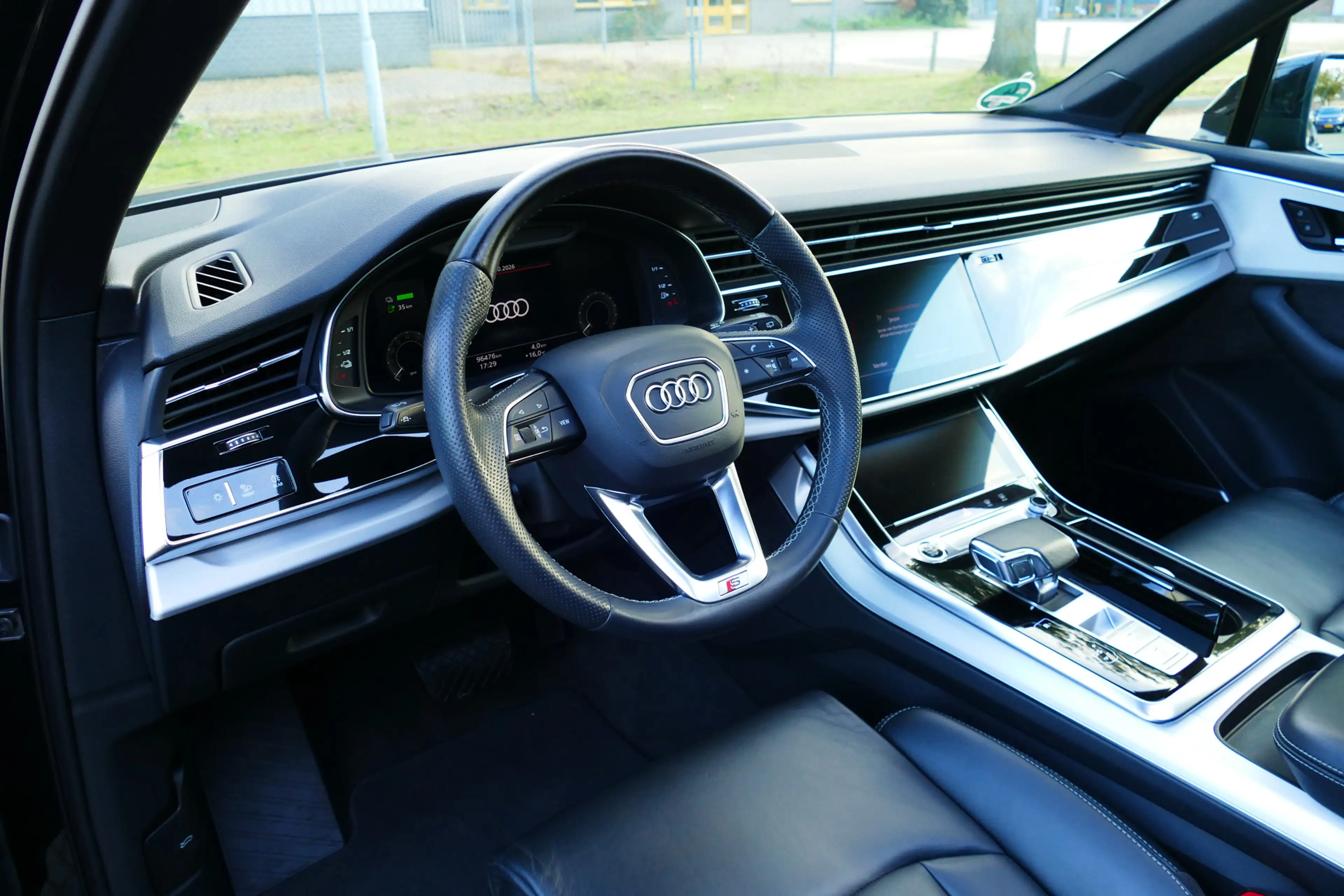Audi Q7 55 TFSI e quattro Pro Line S-Line. Panodak, Luchtv — photo 15
