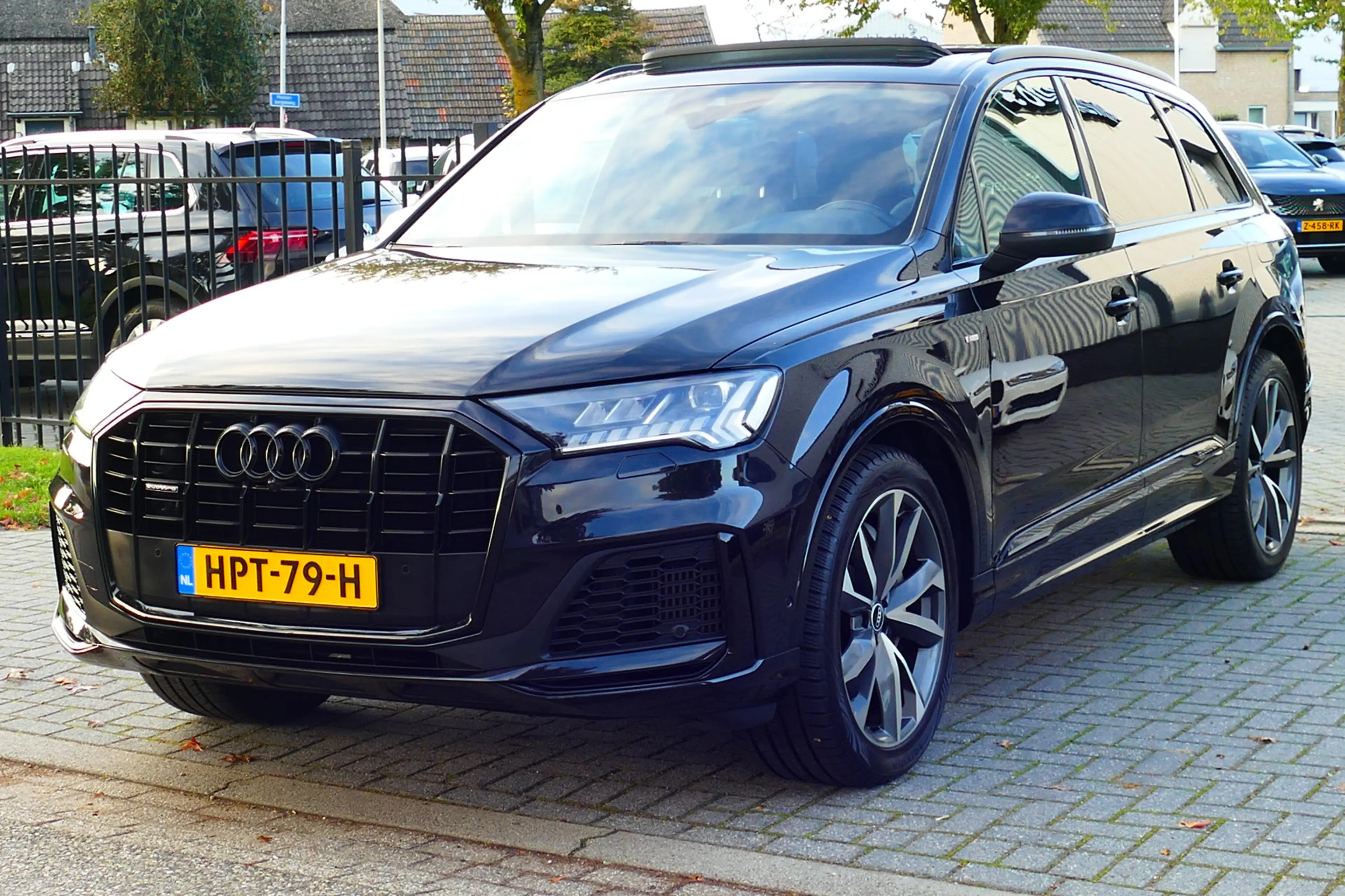 Audi Q7 55 TFSI e quattro Pro Line S-Line. Panodak, Luchtv — photo 2
