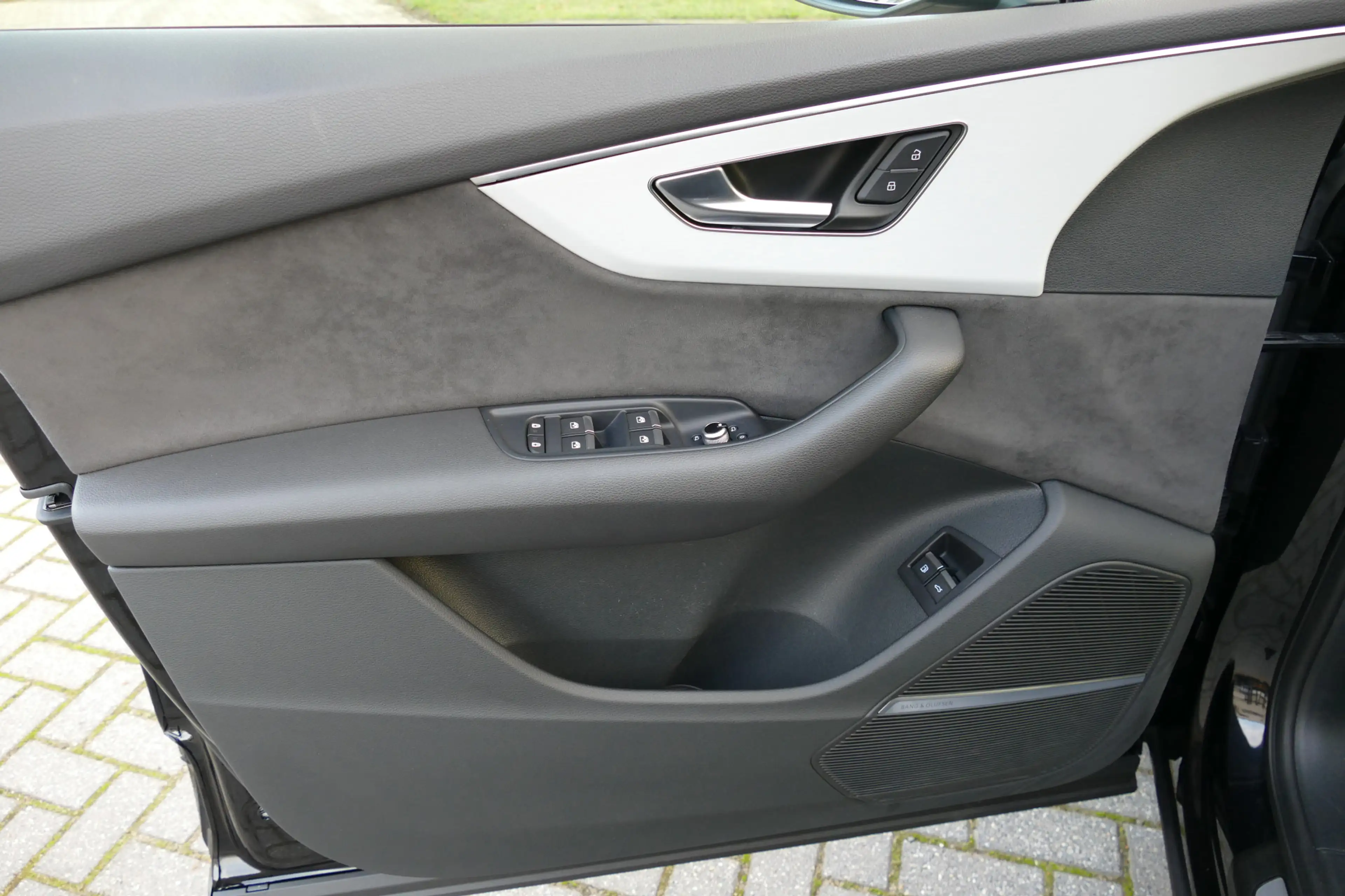 Audi Q7 55 TFSI e quattro Pro Line S-Line. Panodak, Luchtv — photo 34