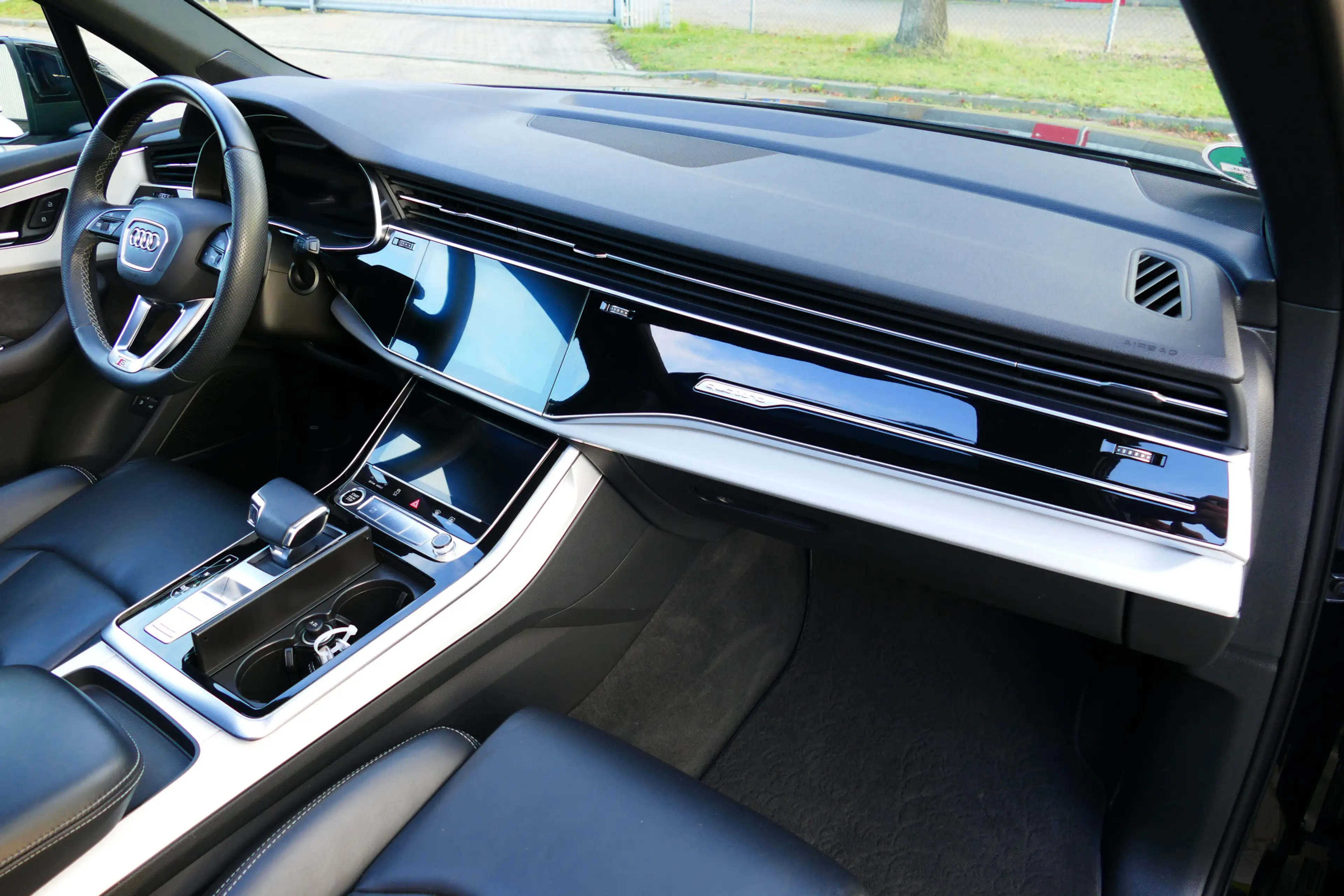 Audi Q7 55 TFSI e quattro Pro Line S-Line. Panodak, Luchtv — photo 6