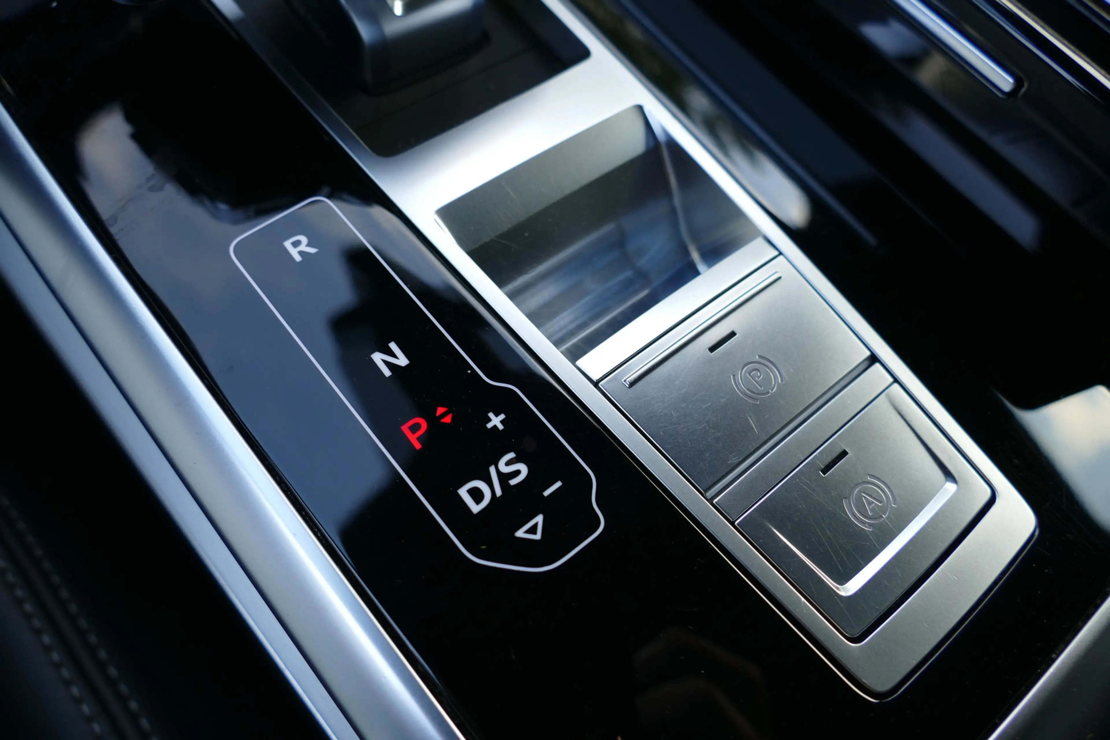 Audi Q7 55 TFSI e quattro Pro Line S-Line. Panodak, Luchtv — photo 38