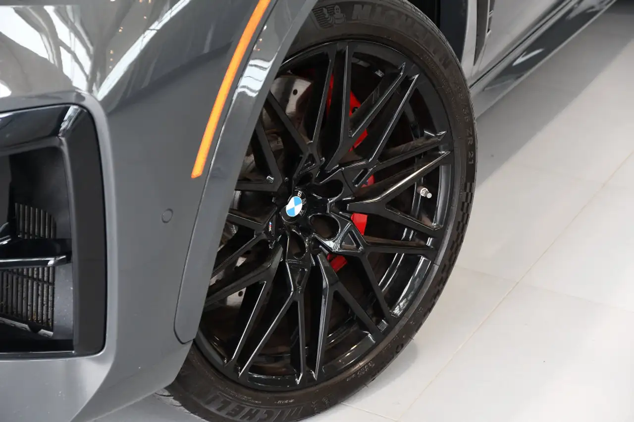 BMW X5 M снимка BMW X5 M